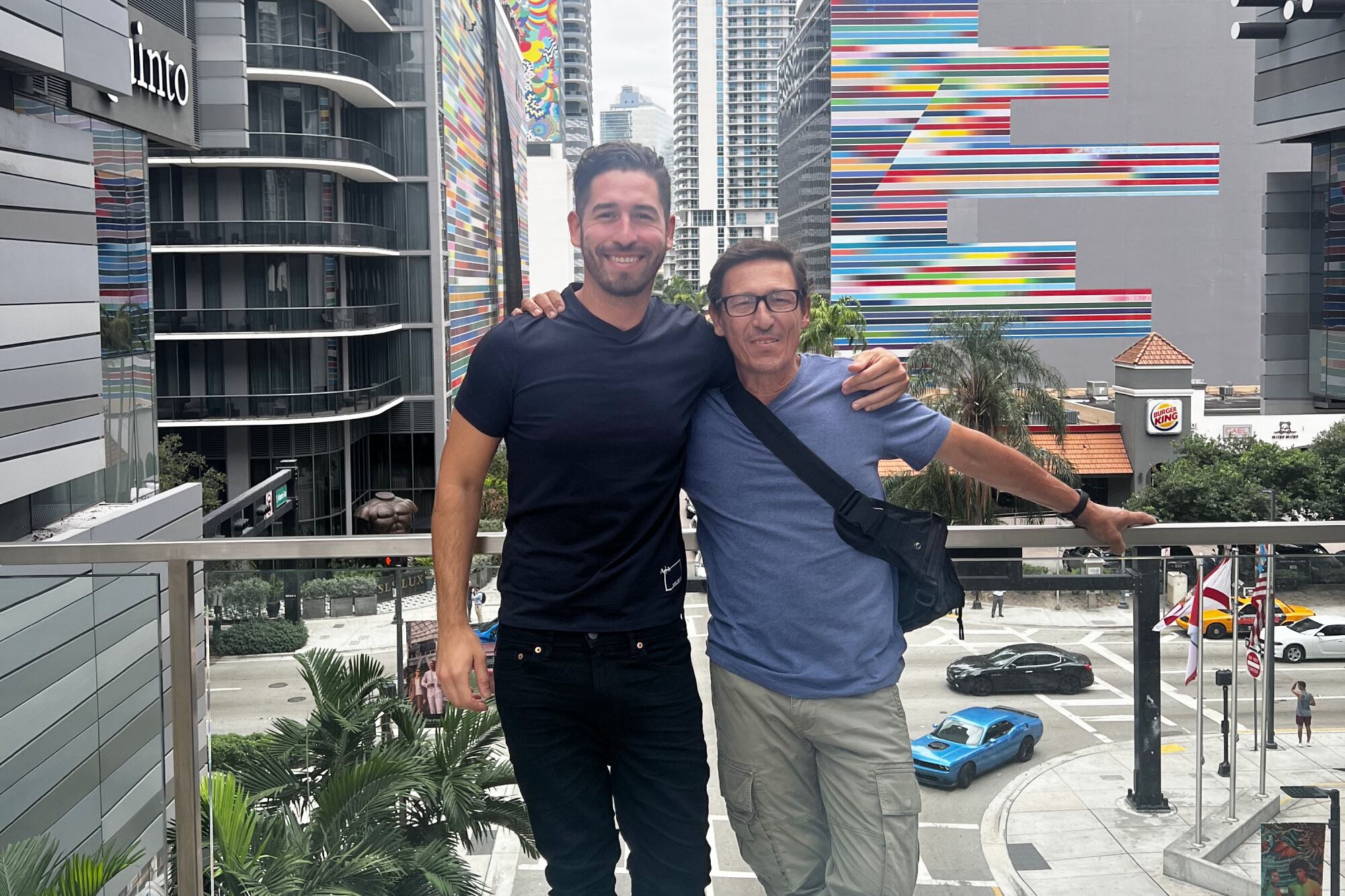 Juan Manuel, junto a su padre