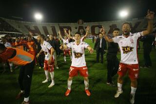 Huracán le ganó el clásico a San Lorenzo, que terminó con nueve y puede perder l