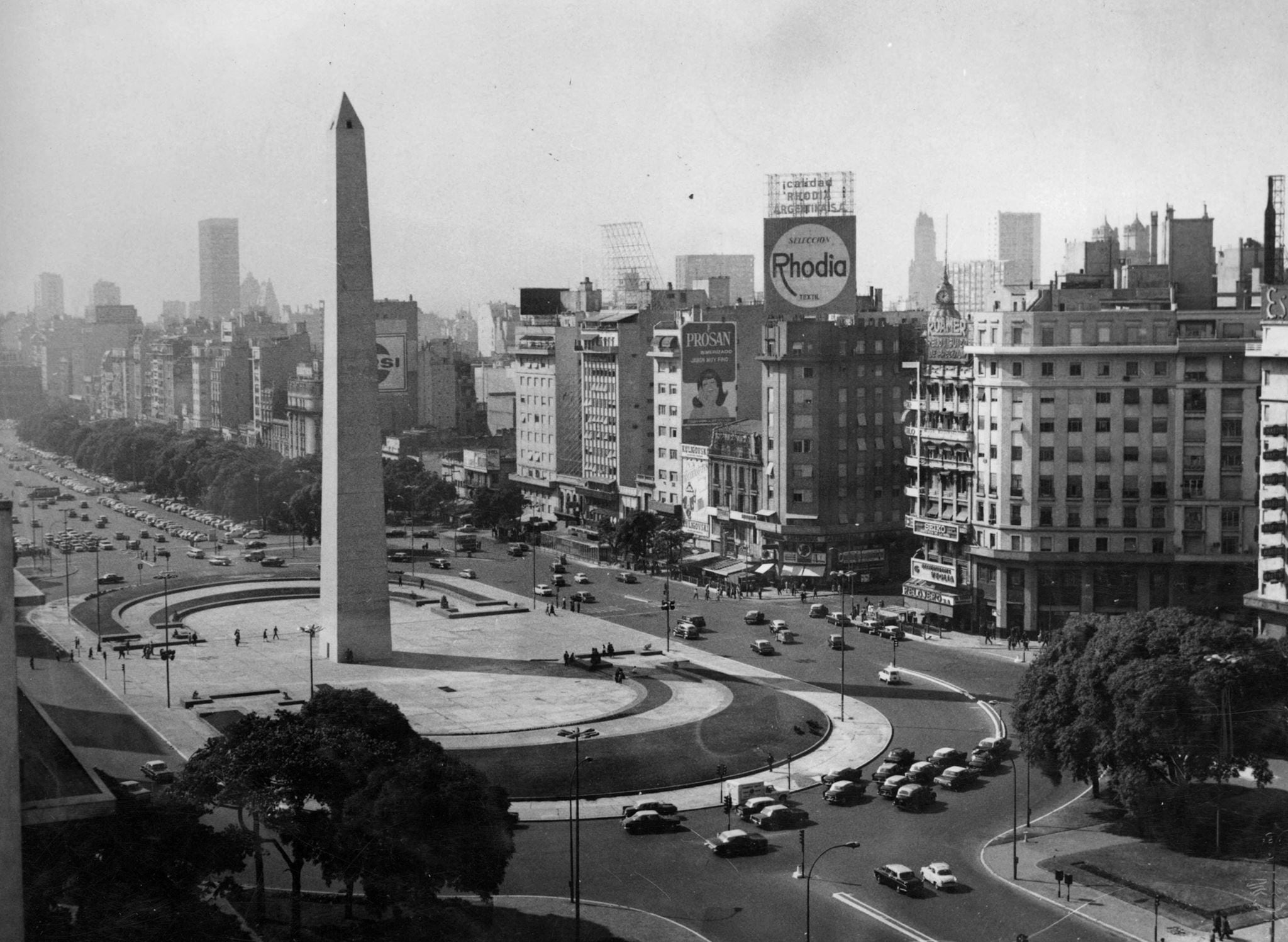 En 1969 Nicou empezó a estudiar Derecho y a principios de los 70 viajó con recurrencia a Buenos Aires, encantada por la cultura y las luces de la ciudad (Imagen Ilustrativa)