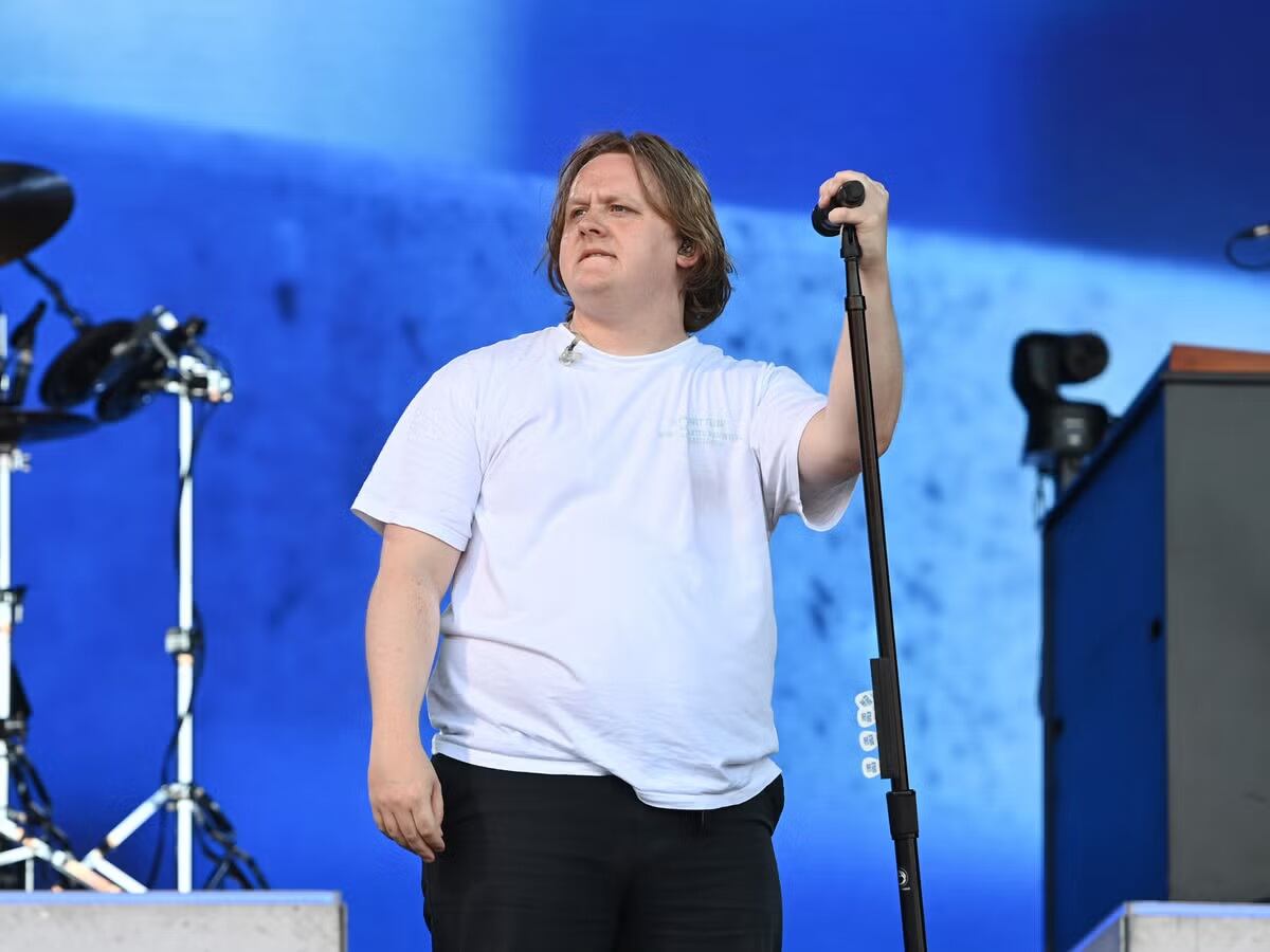 Lewis Capaldi en Glastonbury (Foto Reuters)