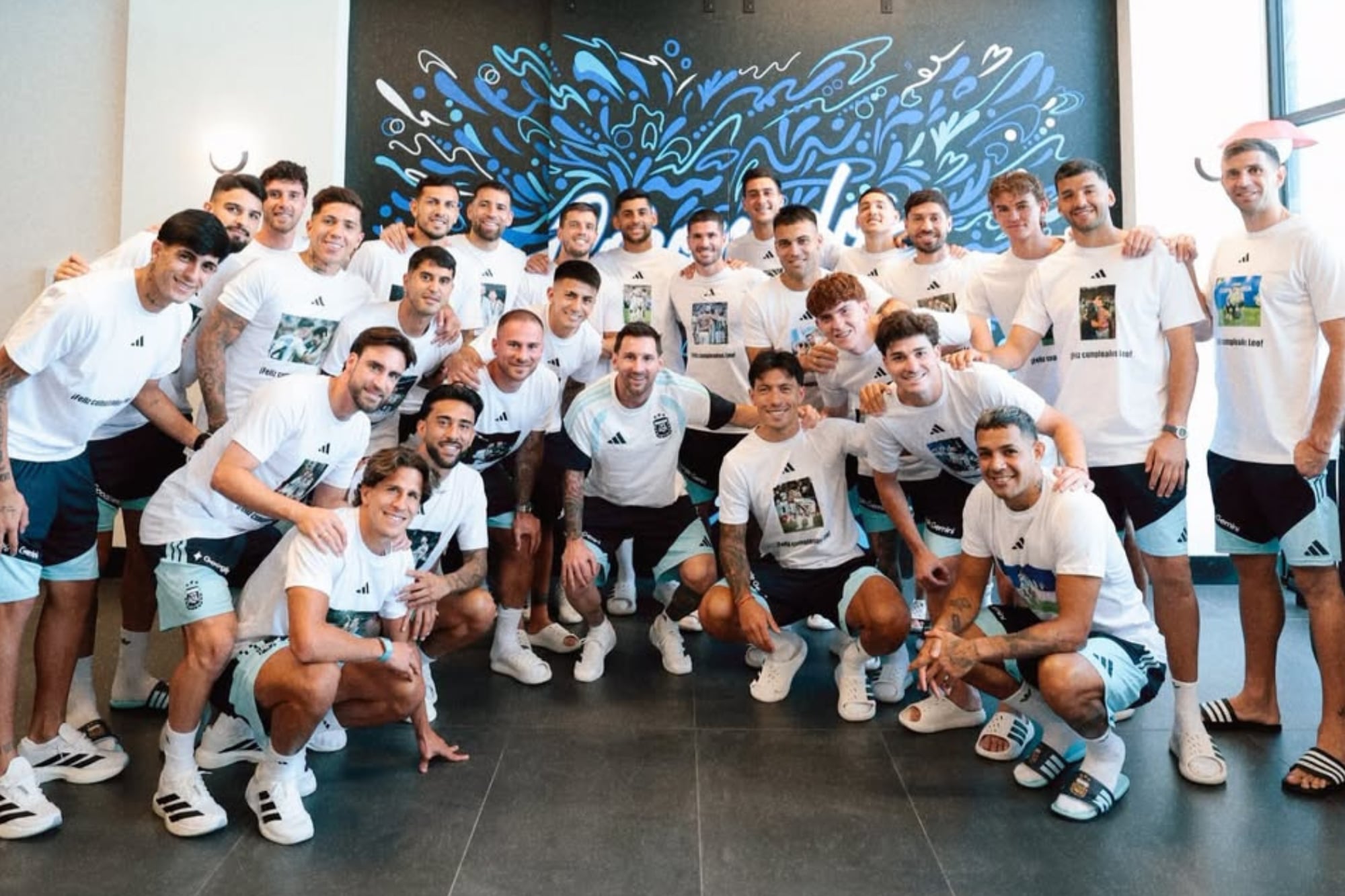 El detalle en la remera de los jugadores que sorprendió a Lionel Messi y la frase emotiva detrás