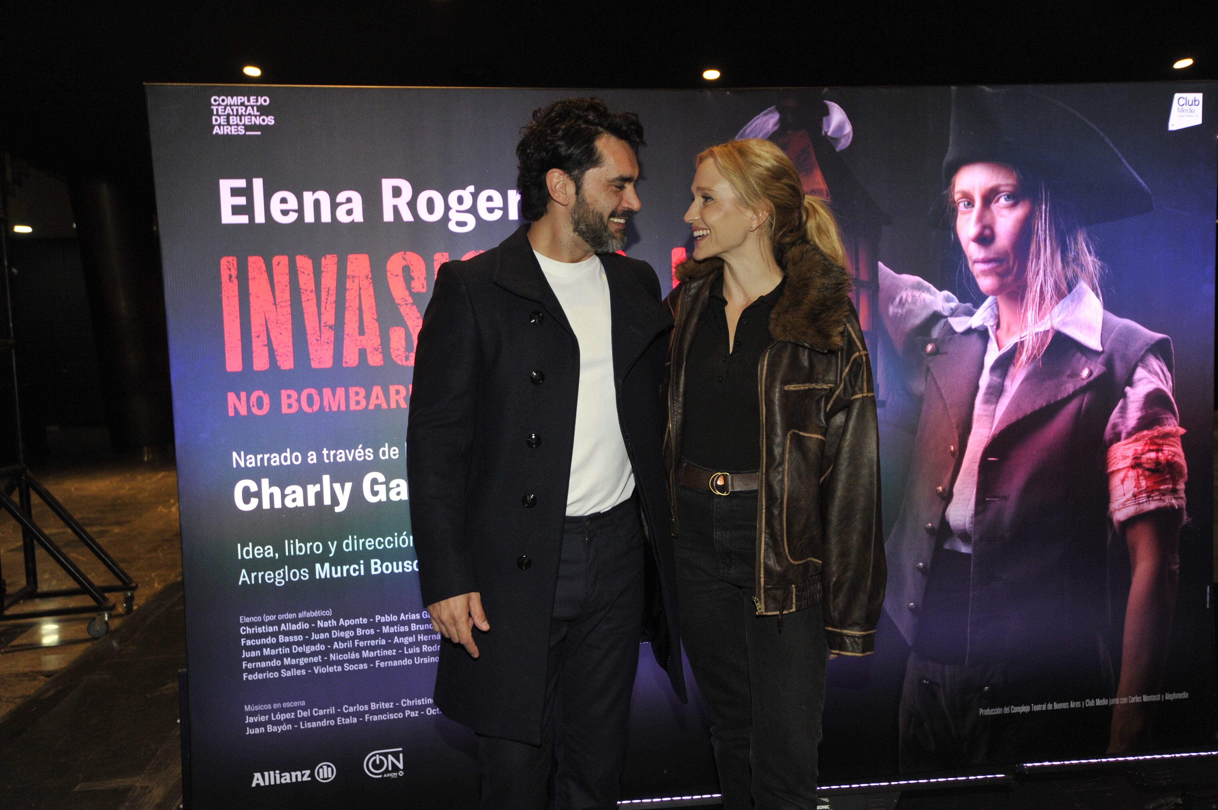 Brenda Gandini y Gonzalo Heredia en la función de prensa e invitados de Invasiones I, en el Teatro San Martin