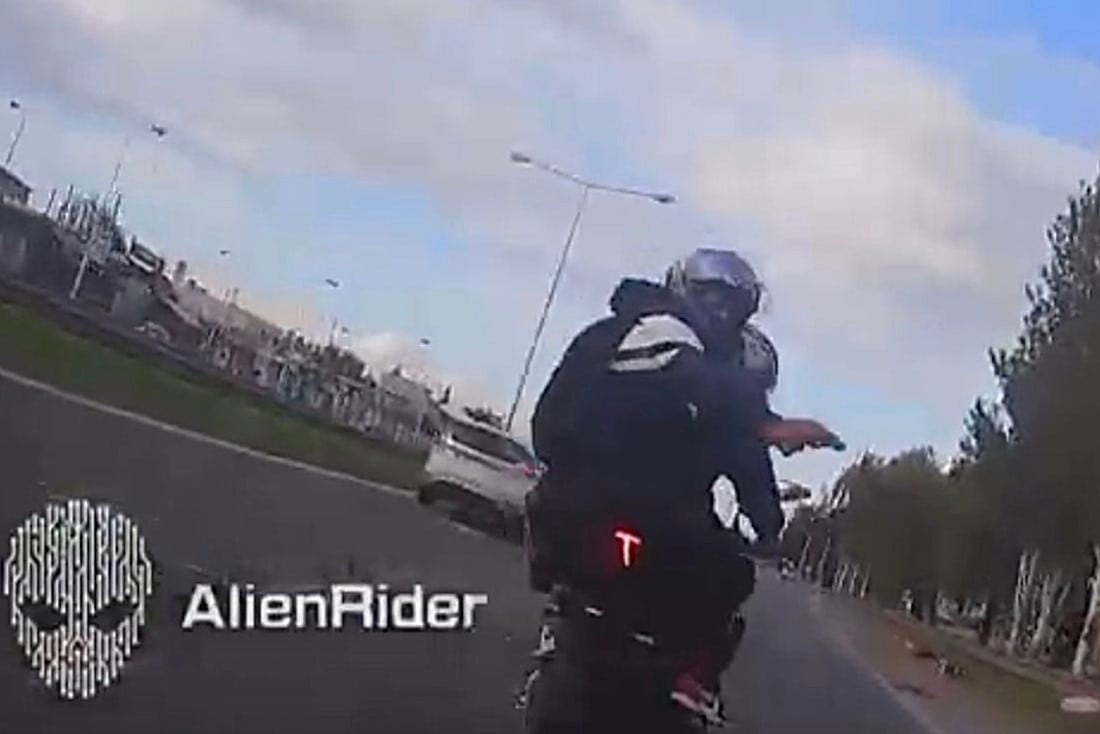 Grabó a los delincuentes que le dispararon para robarle la moto en la autopista