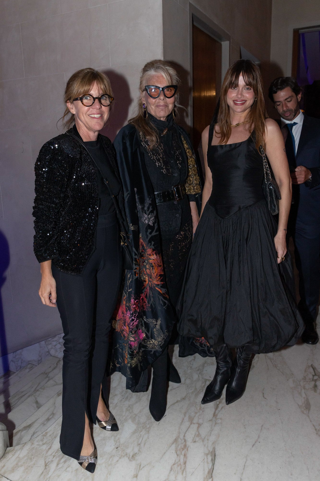Lola Caradonti, que con sus hermanas estuvo a cargo de la ambientación, posó con su mamá, Grace Gold, y Vito Saravia