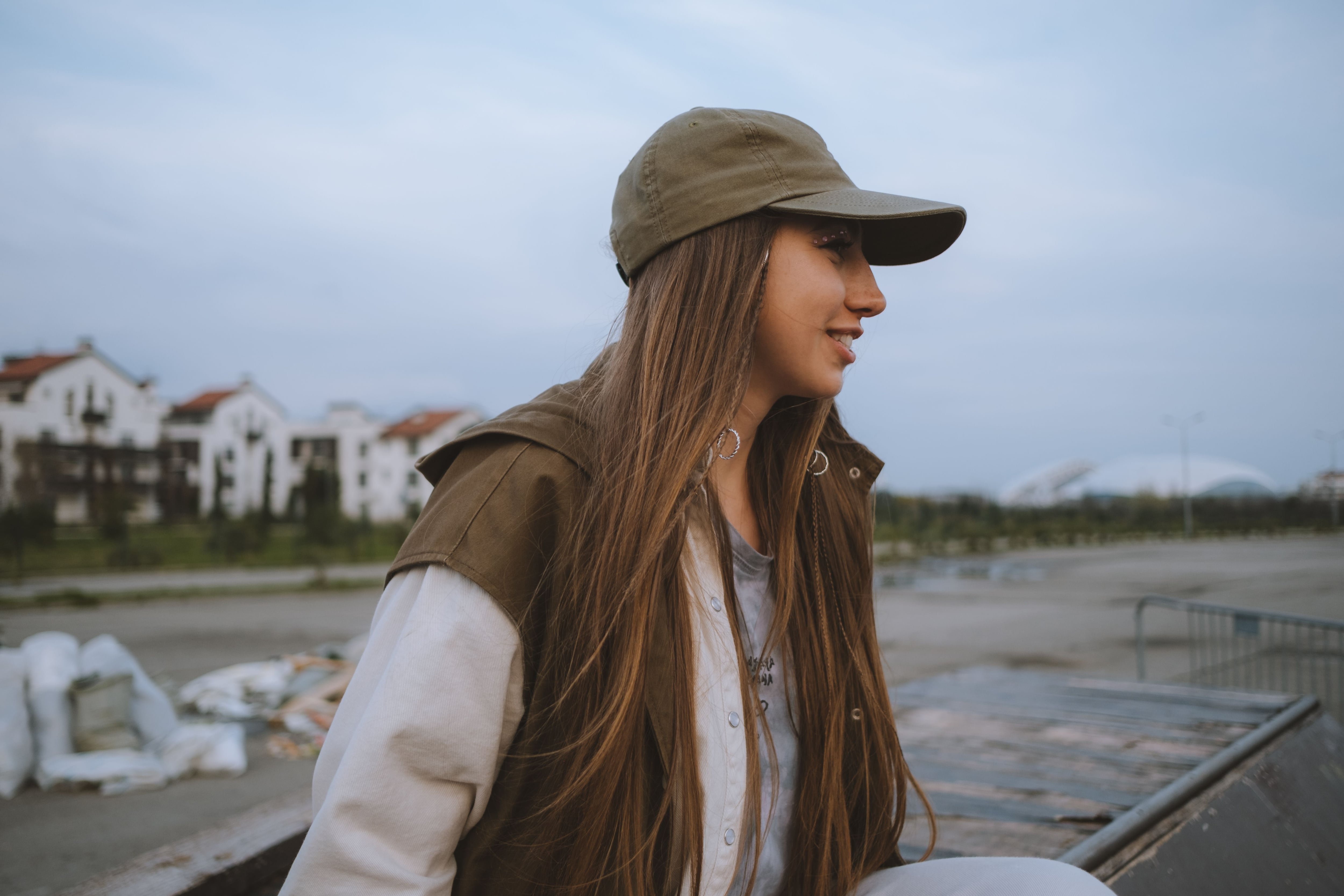 La gorra actúa como un vehículo para exhibir intereses o afiliaciones, control y el empoderamiento