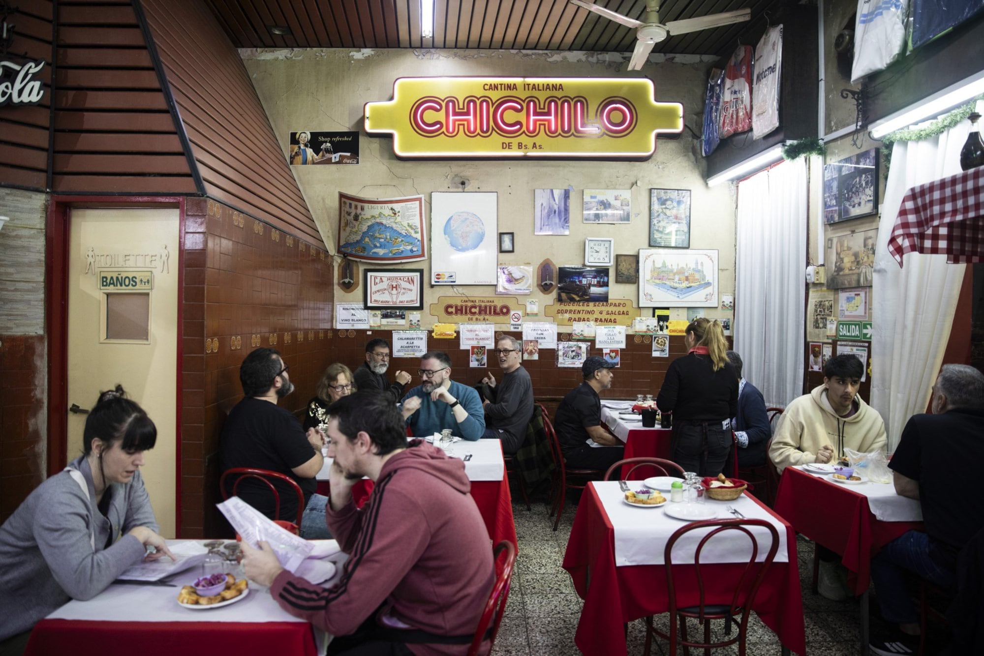 El salón de Chichilo un sábado por la noche