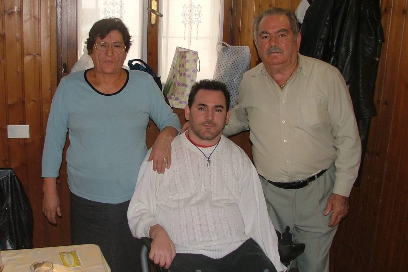 Massimo siempre recibió el apoyo y el amor de su madre, Rosa y su padre, Michelle