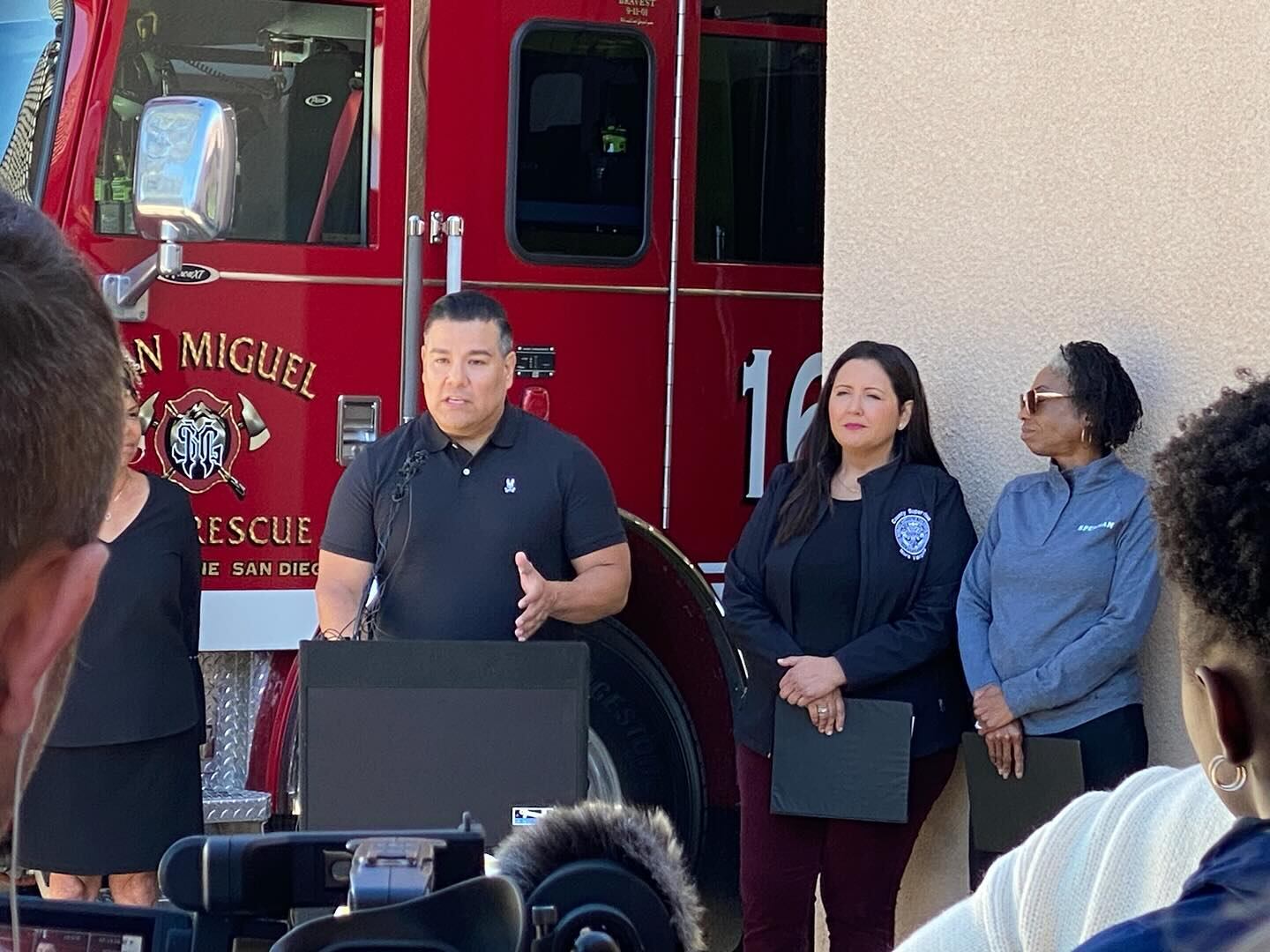 Ricardo Lara emitió una moratoria para que las aseguradoras de California no cancelen sus pólizas en áreas afectadas, de igual manera pide suspender las no renovaciones