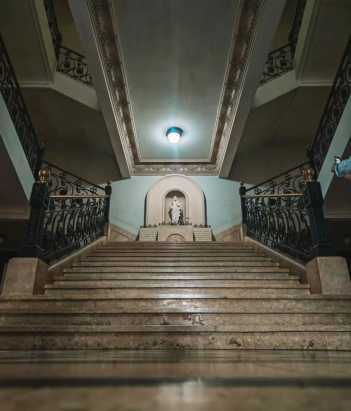 Las escaleras del antiguo Colegio Máximo de San José, hoy Centro Loyola