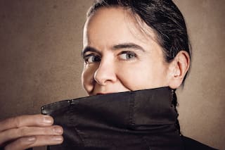 Amélie Nothomb: la dama de negro