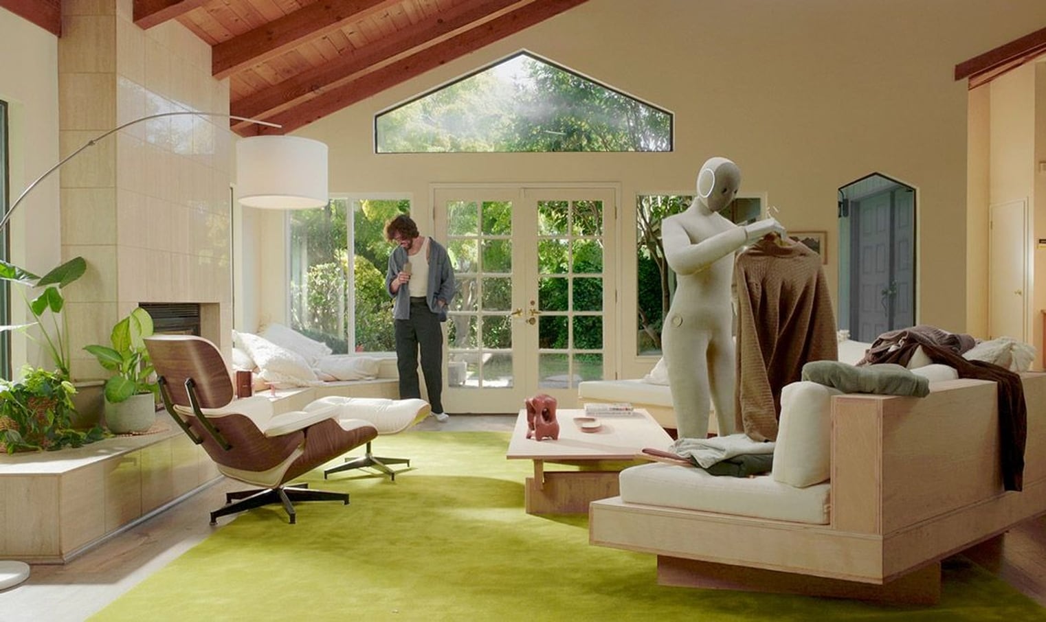 Neo es un robot de 20.000 dólares diseñado para ayudar con las tareas del hogar