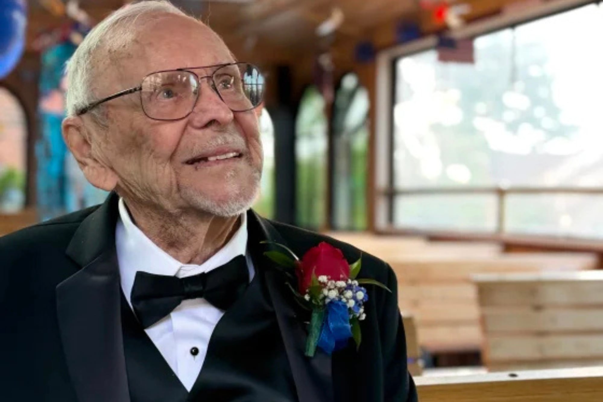 Ray Svejnoha, veterano de guerra con 100 años: "Si vas a estar de mal humor, no me hables porque no tengo tiempo para eso"