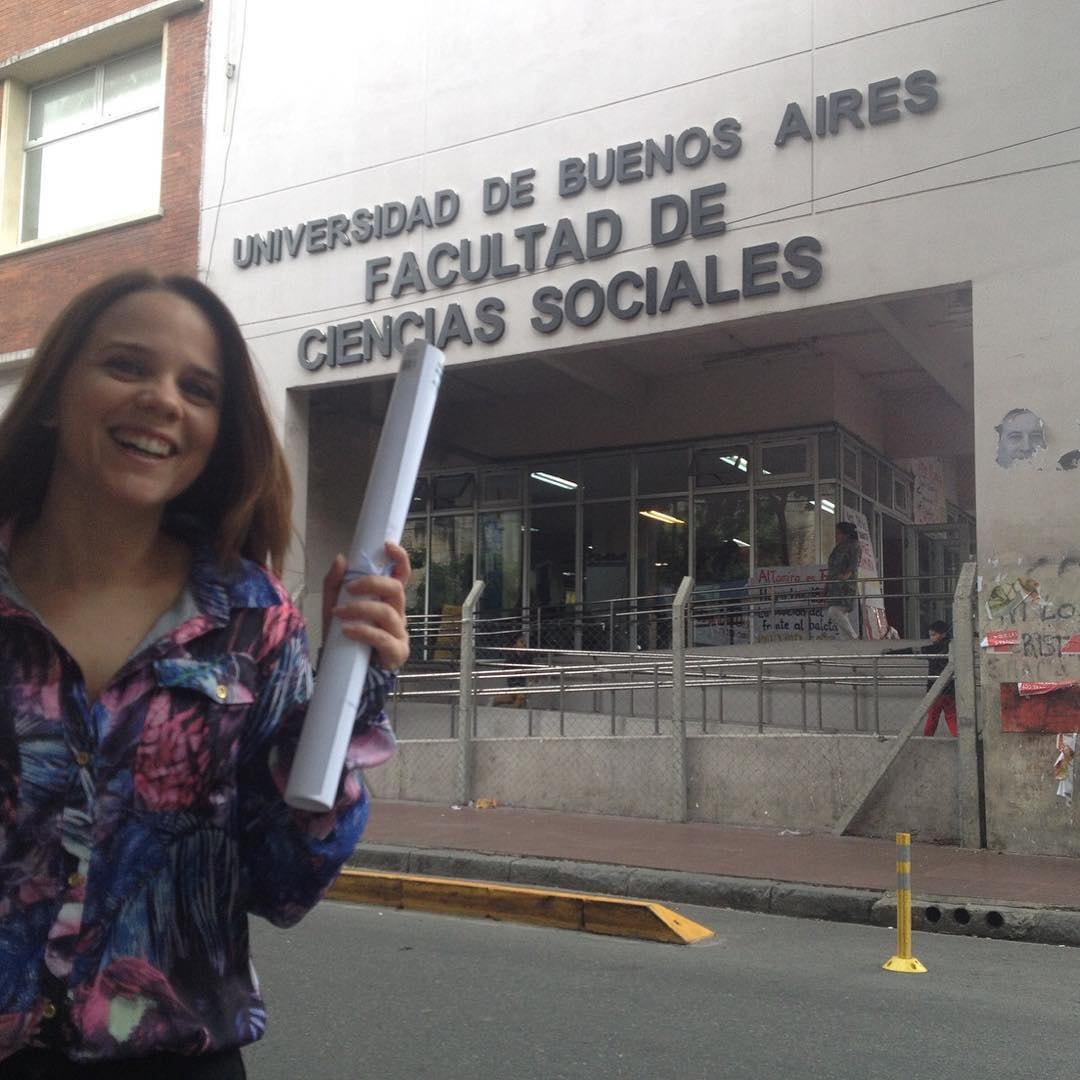 Valeria Britos se graduó de Ciencias de la Comunicación en la UBA