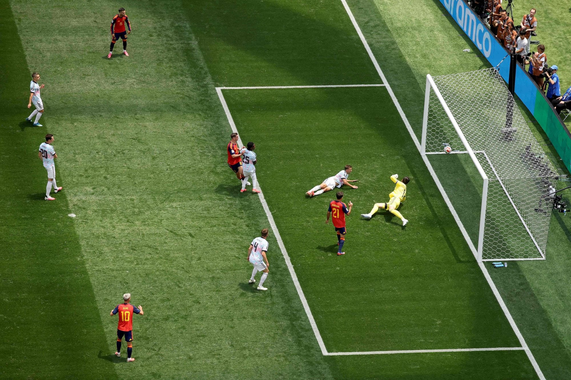 El gol de Fabián Ruiz, que aprovechó el rebote de Thibaut Courtois