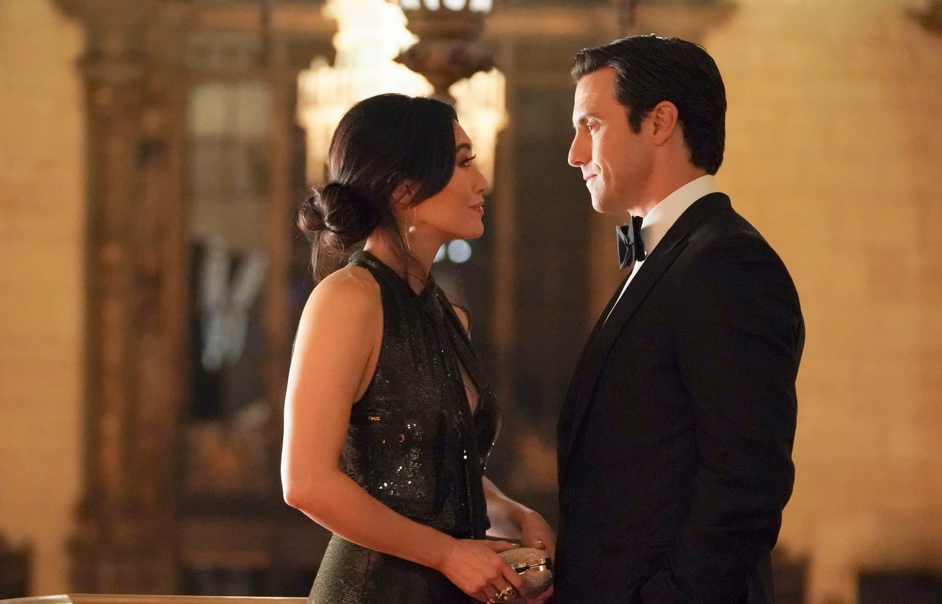Como un estafador en The Company You Keep para TNT