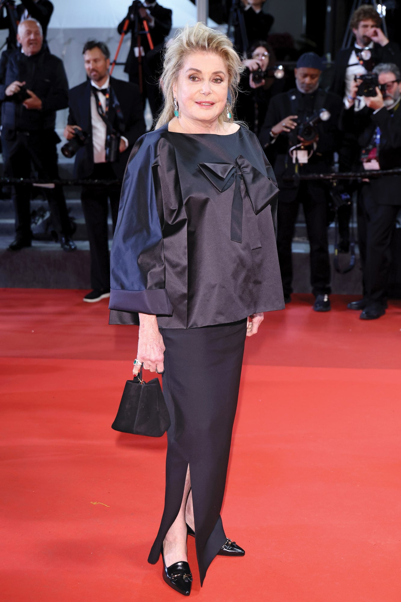 Espléndida, con top
y falda de tajo, en el
79° Festival de Cine
de Cannes, en mayo
de este año. Asistió
a la proyección de
su película Gentle
Monster