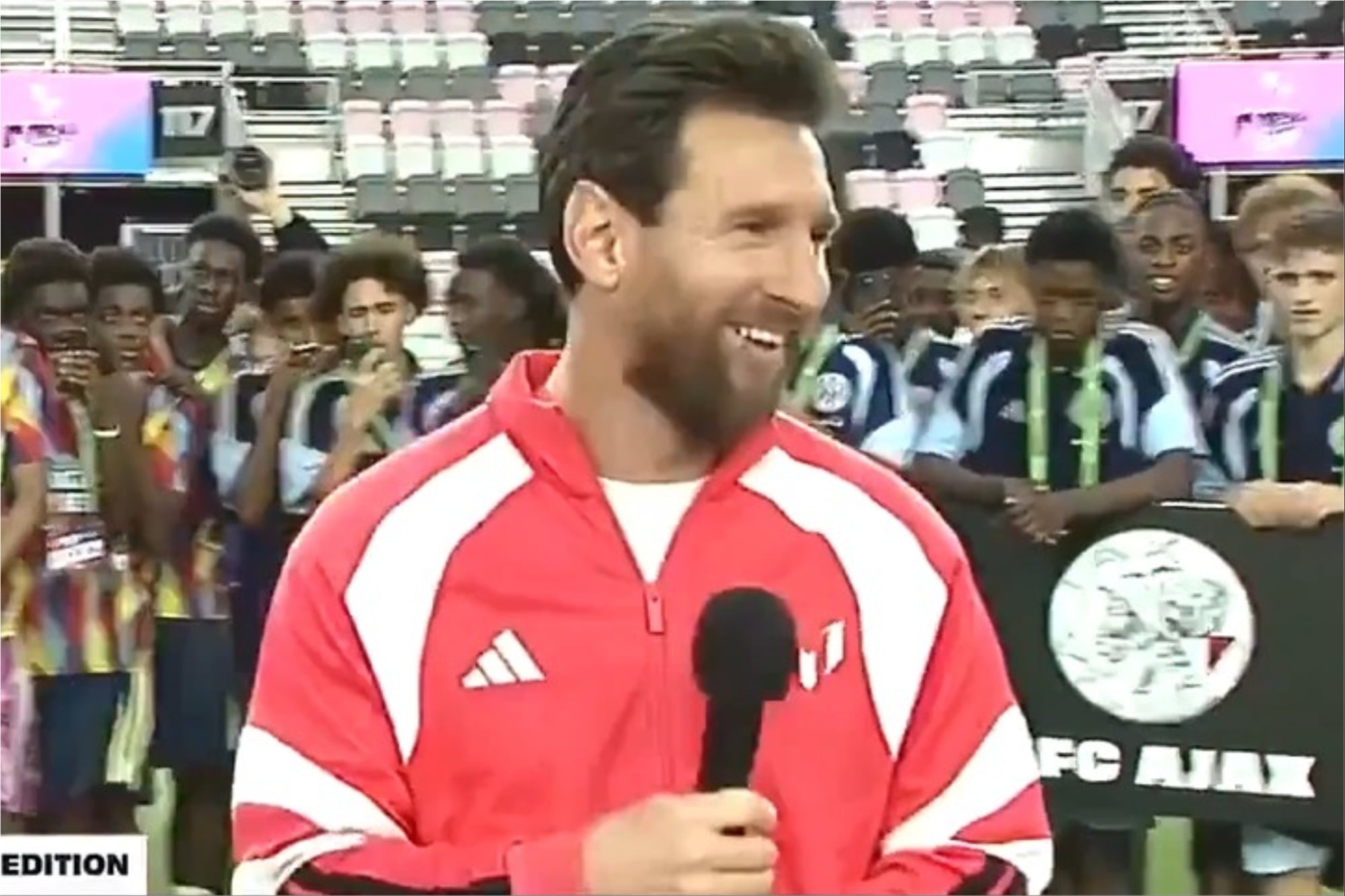 Lionel Messi hizo reír a todos al inaugurar la Messi Cup: “La hice re larga, ¿no?”