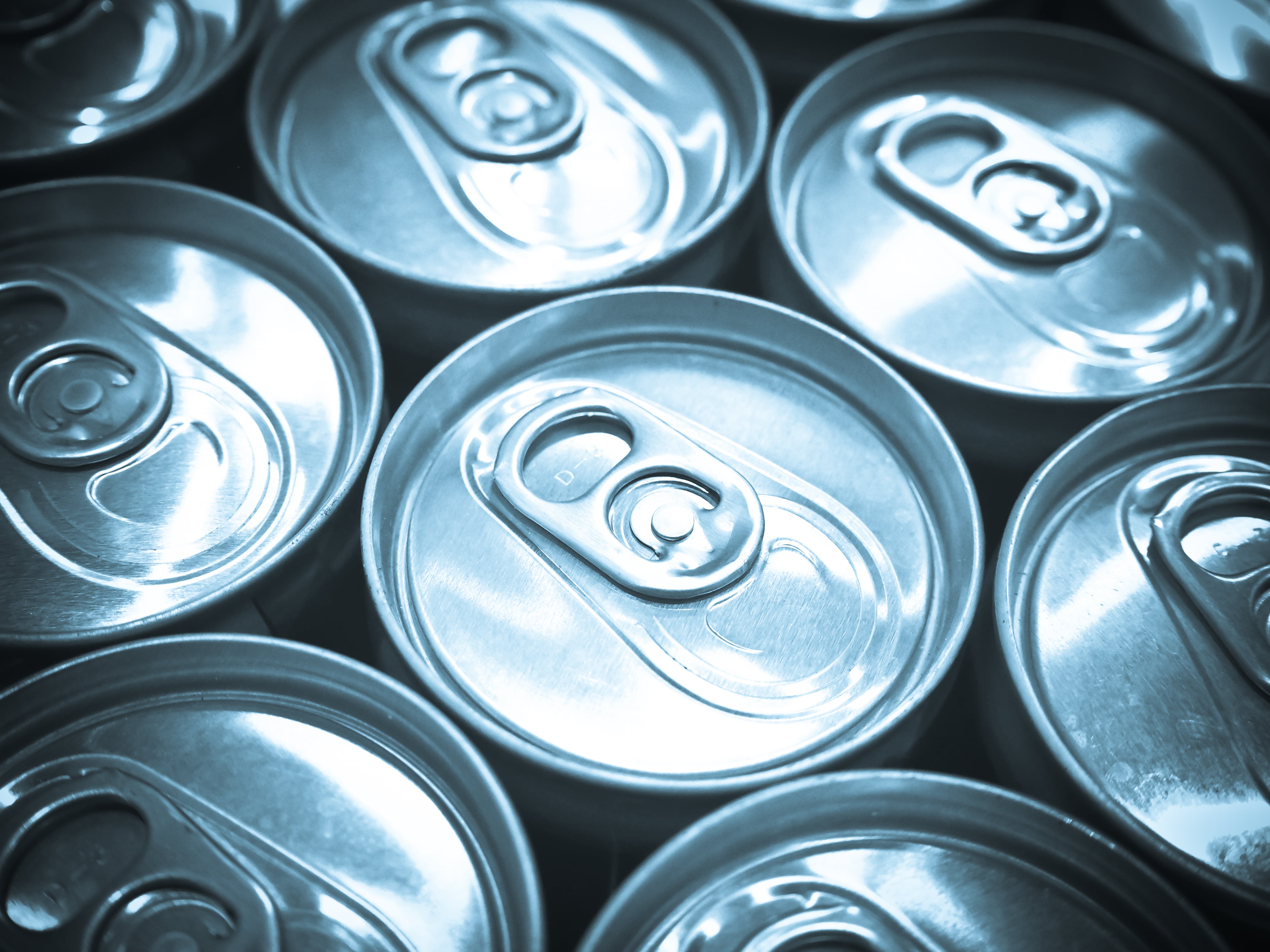 El impacto fue inmediato: según los registros de la época, las ventas de la compañía crecieron un 233% en un año tras la introducción de la nueva tapa