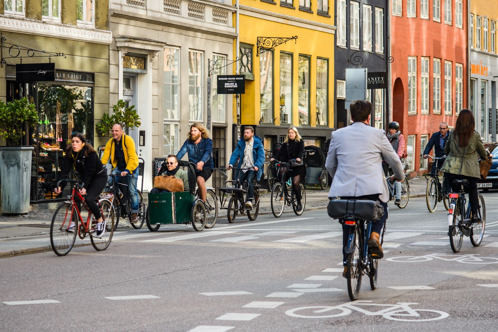 En las calles de Copenhague, la mayoría transita en bicicleta