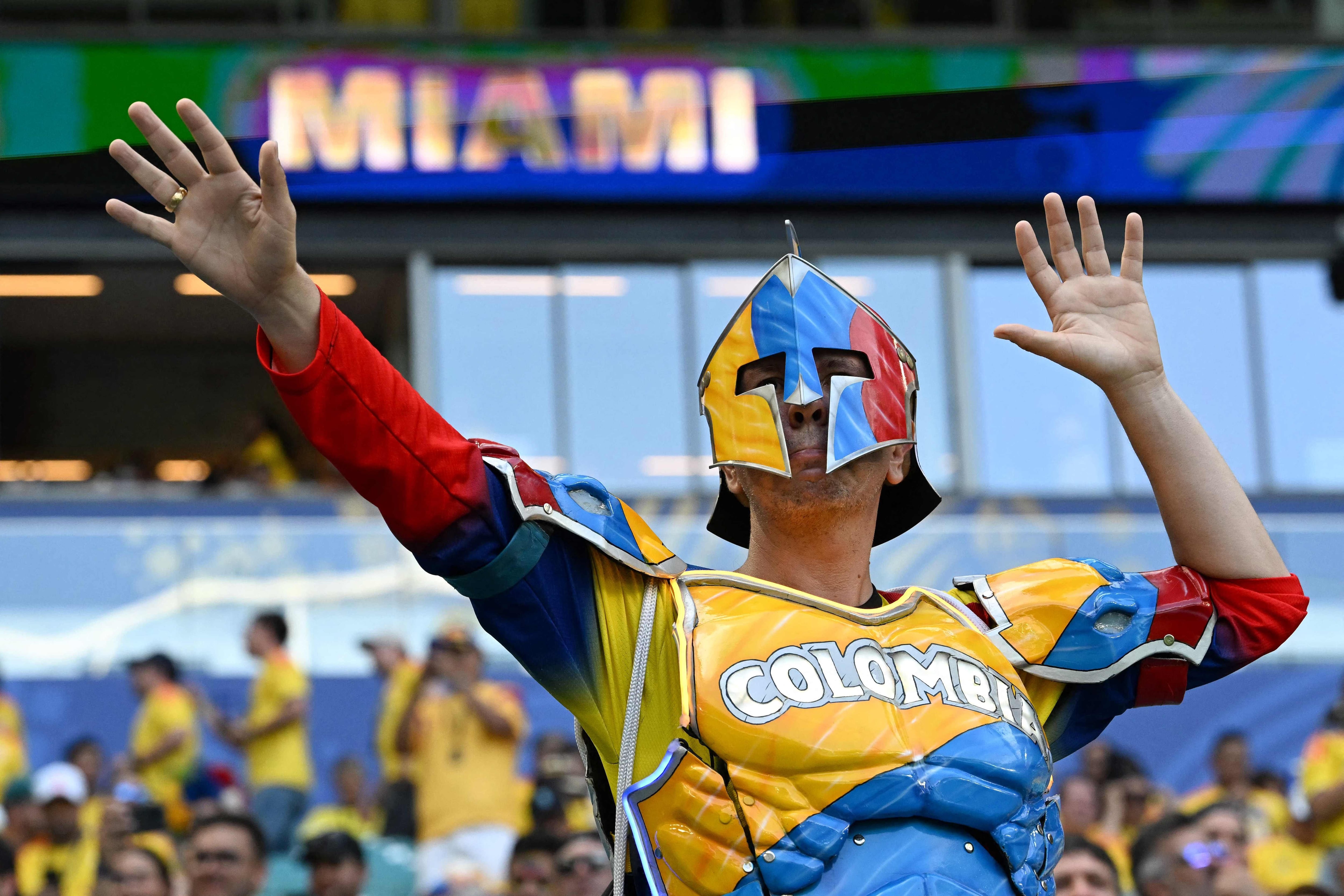 Hinchas colombianos, en la previa del partido entre Colombia y Portugal en Miami