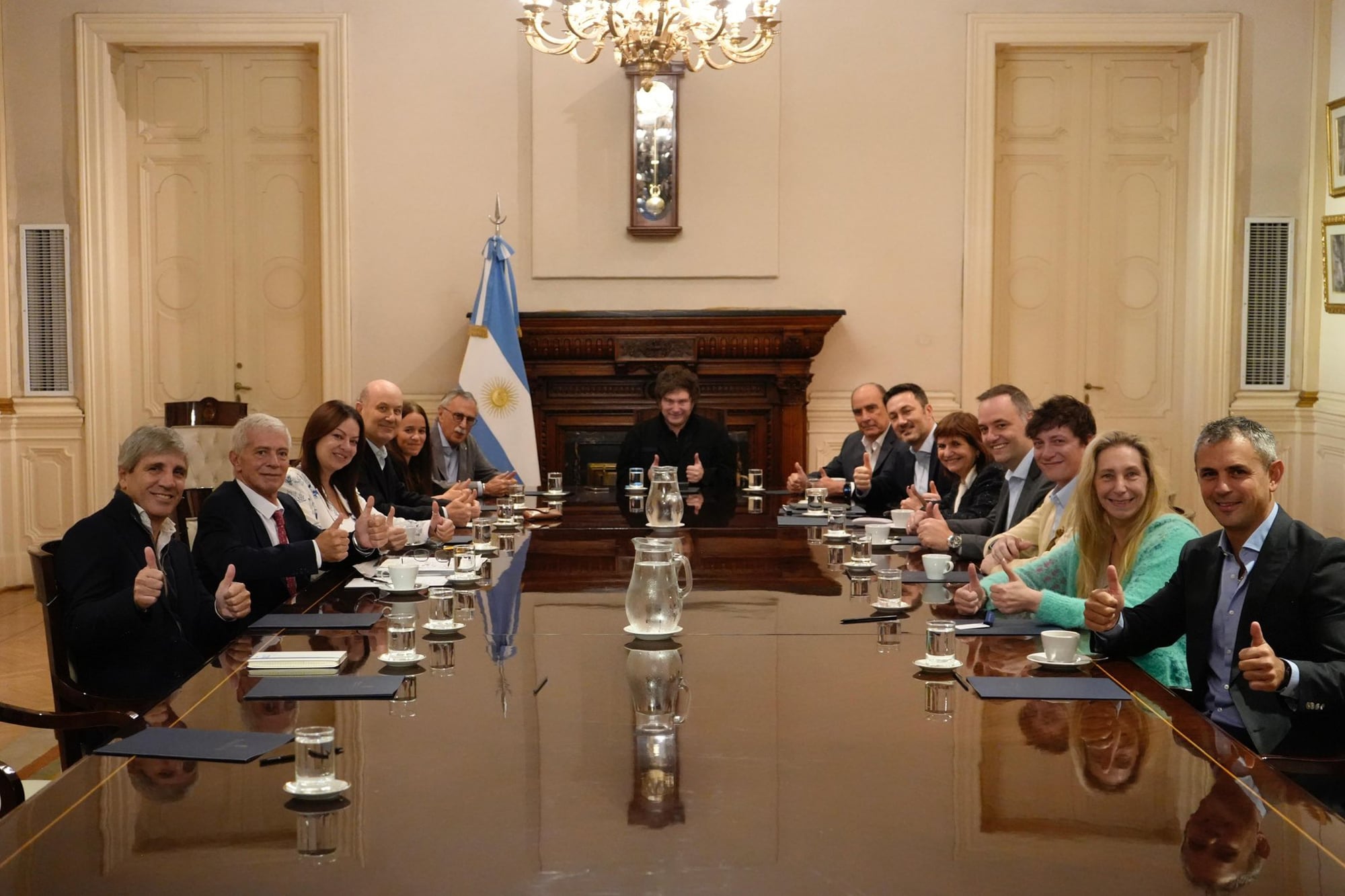 Tercer paro general de la CGT por 24 horas. Reunión de Gabinete