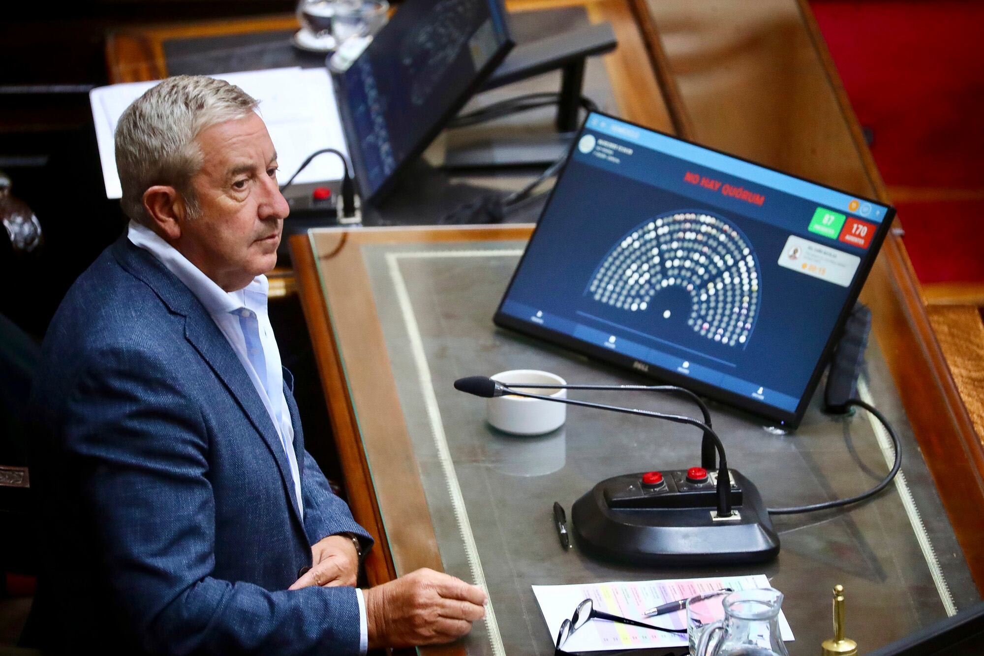 El radical Julio Cobos presidió un rato la sesión