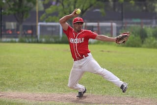 Softbol. El deporte silencioso que cosecha pasiones entre argentinos y migrantes