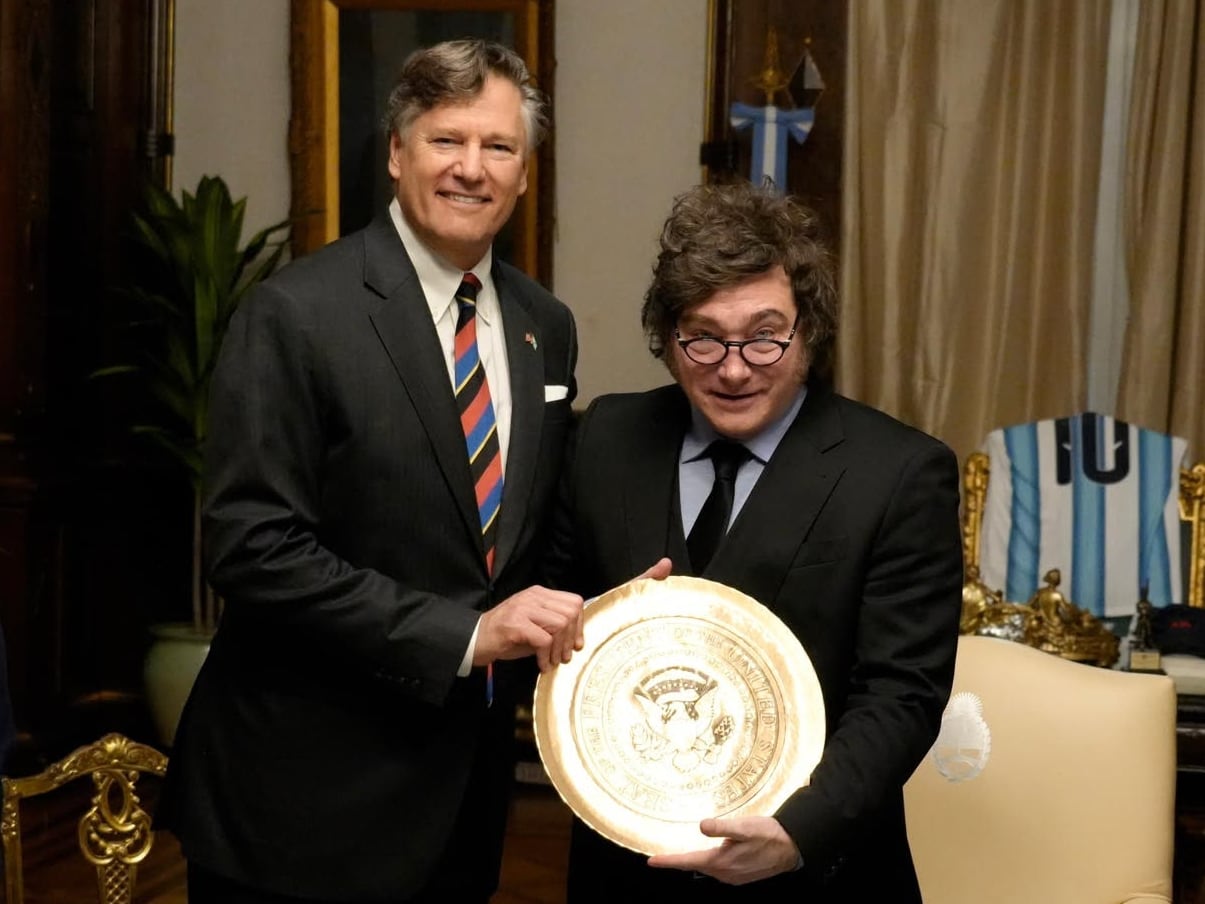 Milei recibió al vicesecretario de Estado de EE.UU., que había mencionado la preocupación de las empresas por la ley Malvinas