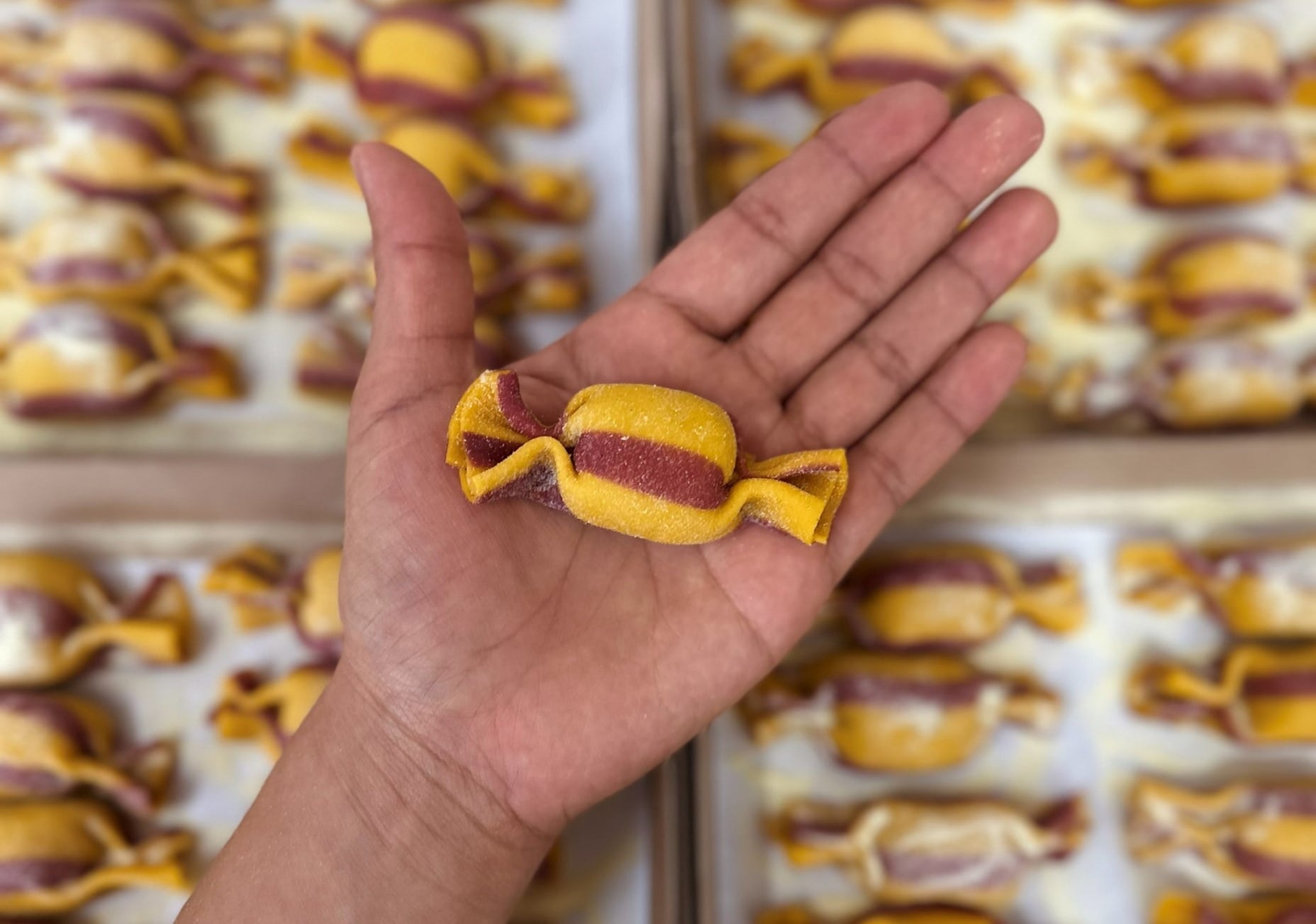 Entre los formatos lúdicos se destacan los caramelle de cebolla caramelizada y tres quesos (blando, semi duro y duro)