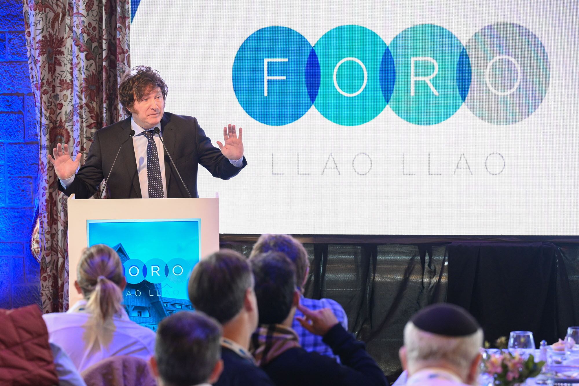 Foro Llao Llao: Milei habla frente a los principales dueños de empresa del país