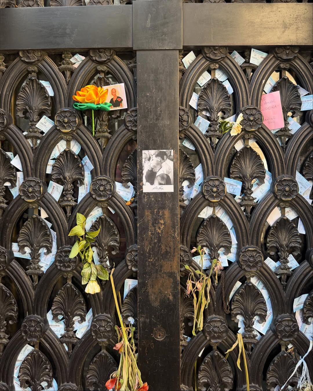 La hija de Noel visitó la tumba de Evita Perón en el Cementerio de Recoleta (Foto: @gallagher_anais)