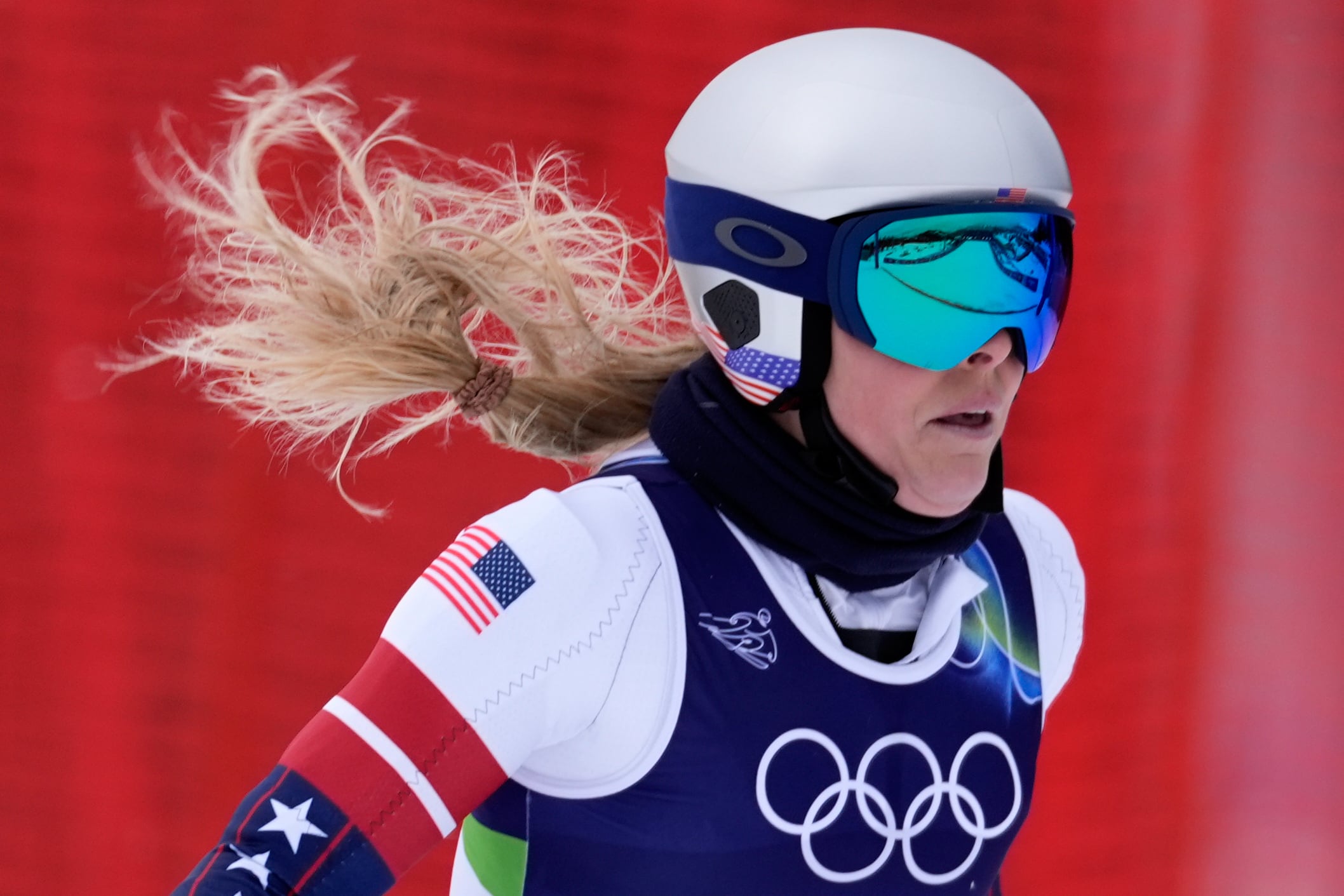 A sus 41 años, Lindsay Vonn busca lo imposible: una medalla olímpica con el ligamento roto y una rodilla de titanio 5 La estadounidense Lindsey Vonn en acción durante el entrenamiento oficial de descenso femenino de esquí alpino