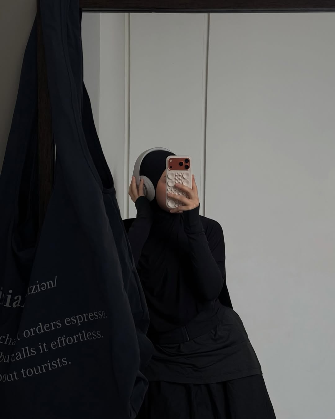 Rima Edbouche mantiene una activa presencia en redes sociales, aunque evita mostrar su rostro (Foto: Instagram @rima.edbouche)