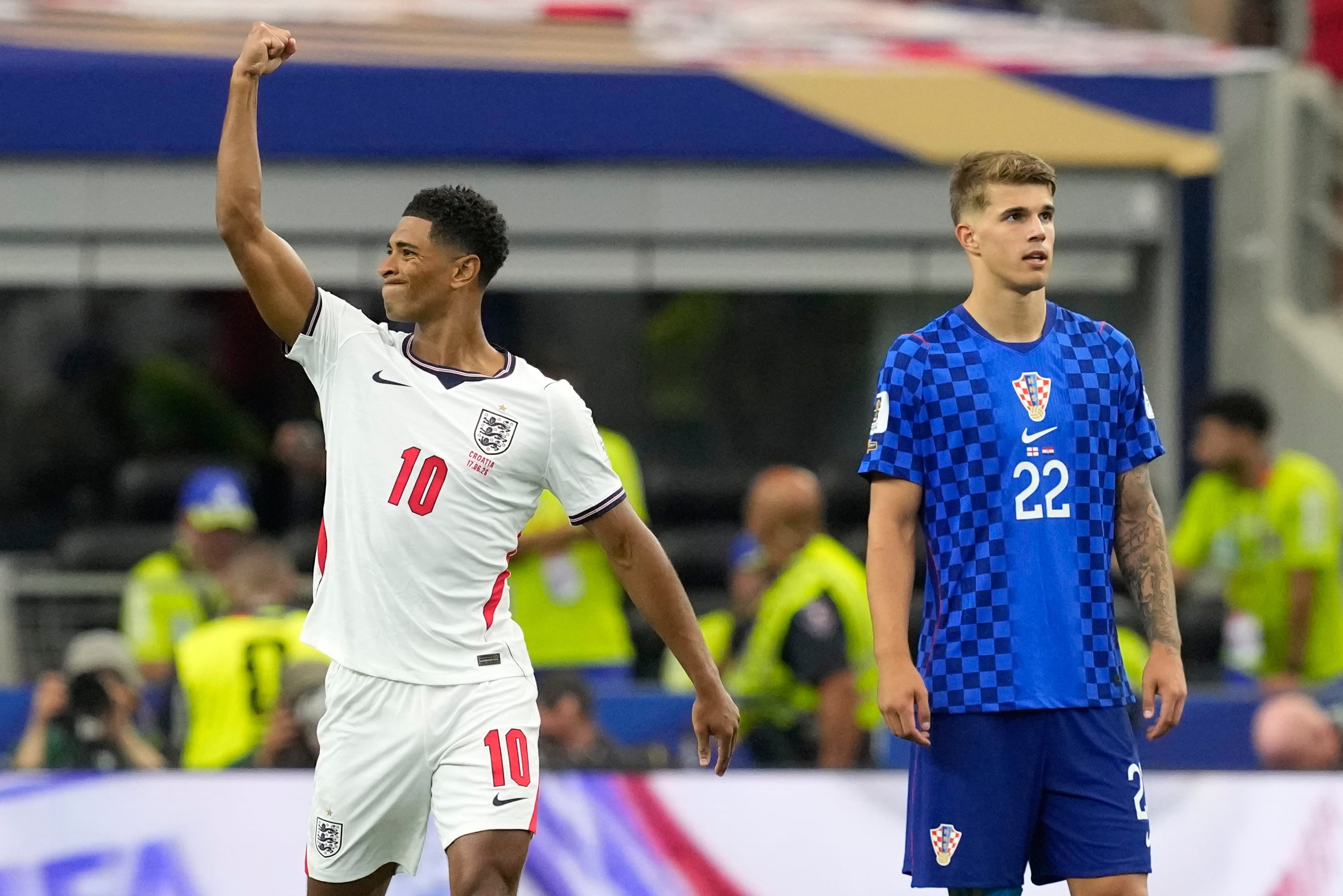 Jude Bellingham celebra tras anotar el tercer gol de Inglaterra en el partido contra Croacia en el Grupo L del Mundial, el miércoles 17 de junio de 2026, en Arlington, Texas