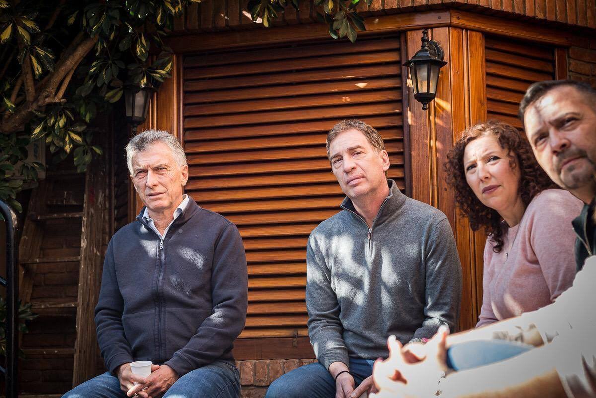 Mauricio Macri con Diego Santilli durante en una actividad con padres en Tres de Febrero (Arcivo 2021)