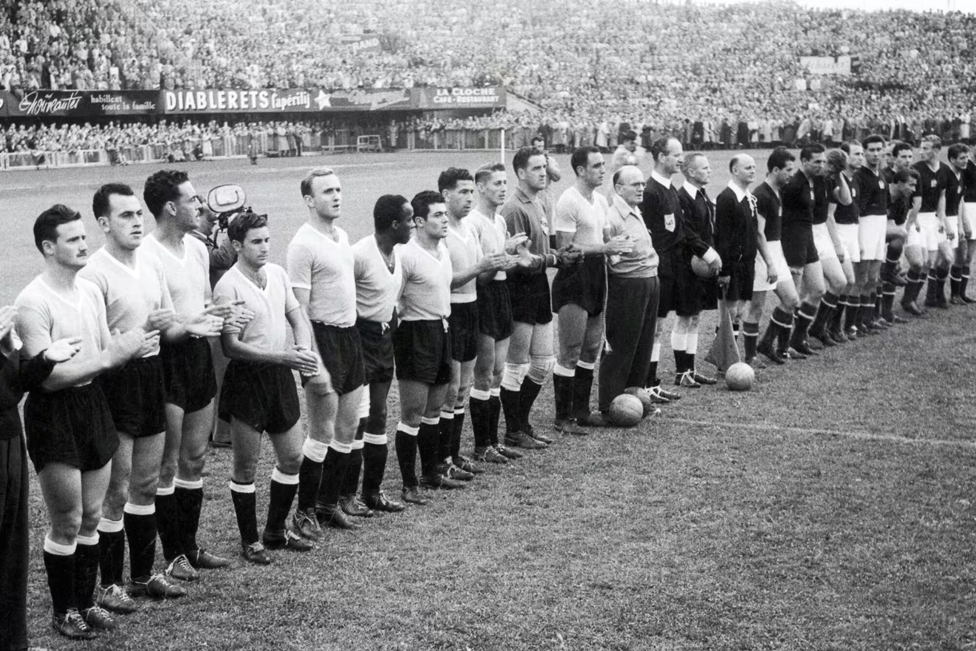 Metió un gol, estuvo 15 segundos muerto, revivió y anotó una vez más en el Mundial