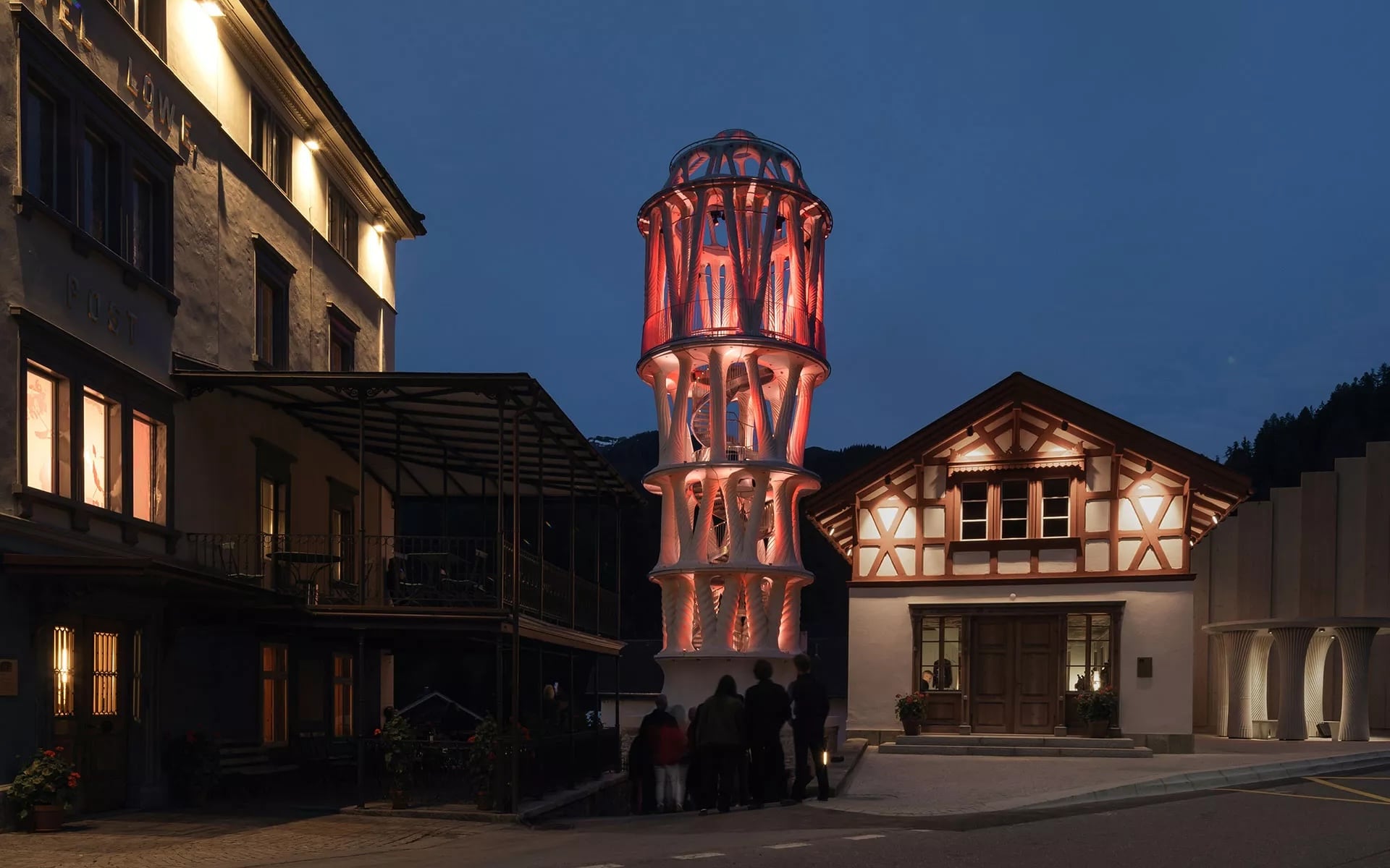 La Torre Blanca se ubica en el remoto y pintoresco pueblo de Mulegns, en Suiza