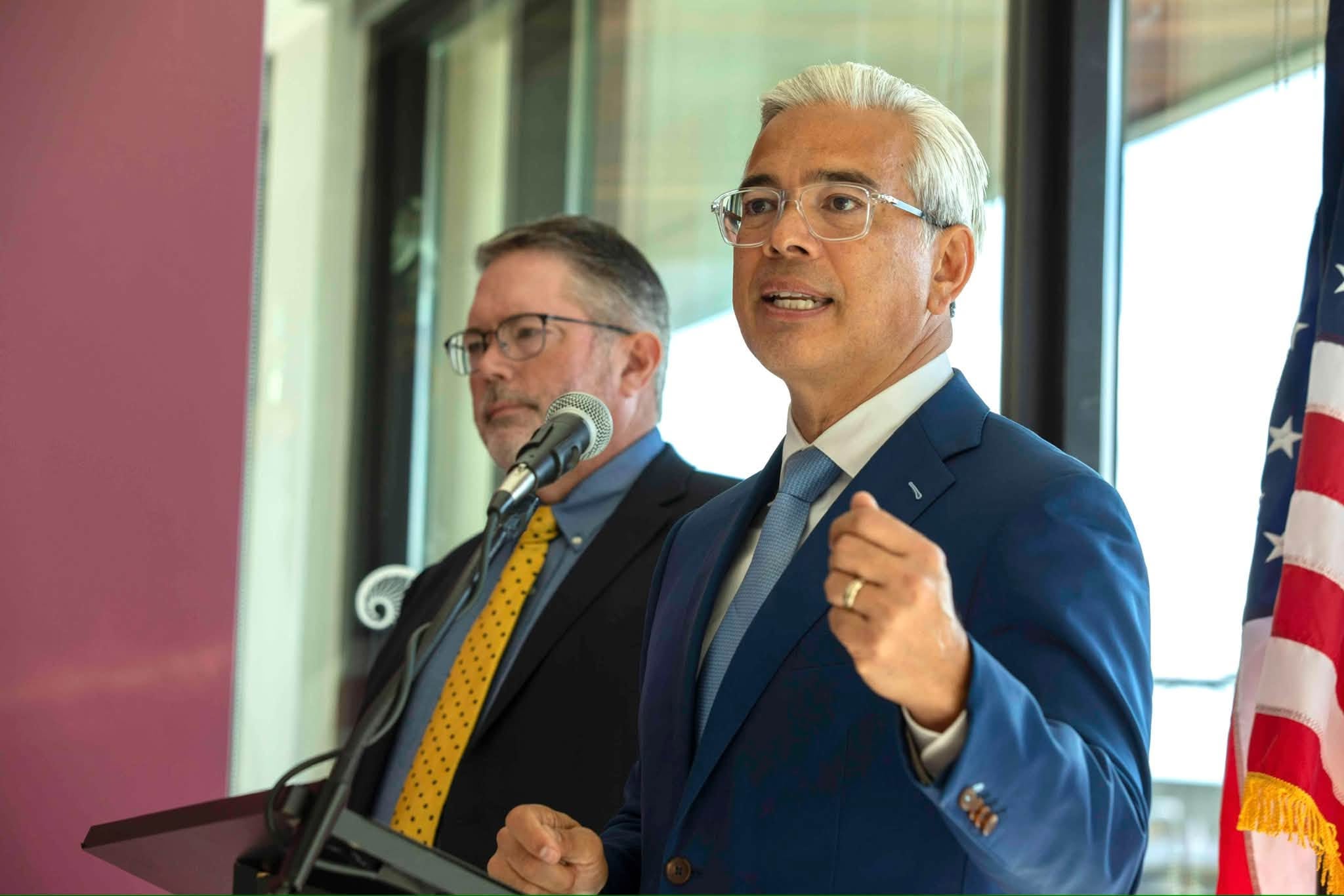 El fiscal general de California, Rob Bonta, encabezó una coalición de 21 estados y el Distrito de Columbia para cuestionar judicialmente la política de arrestos civiles de inmigración sin orden judicial