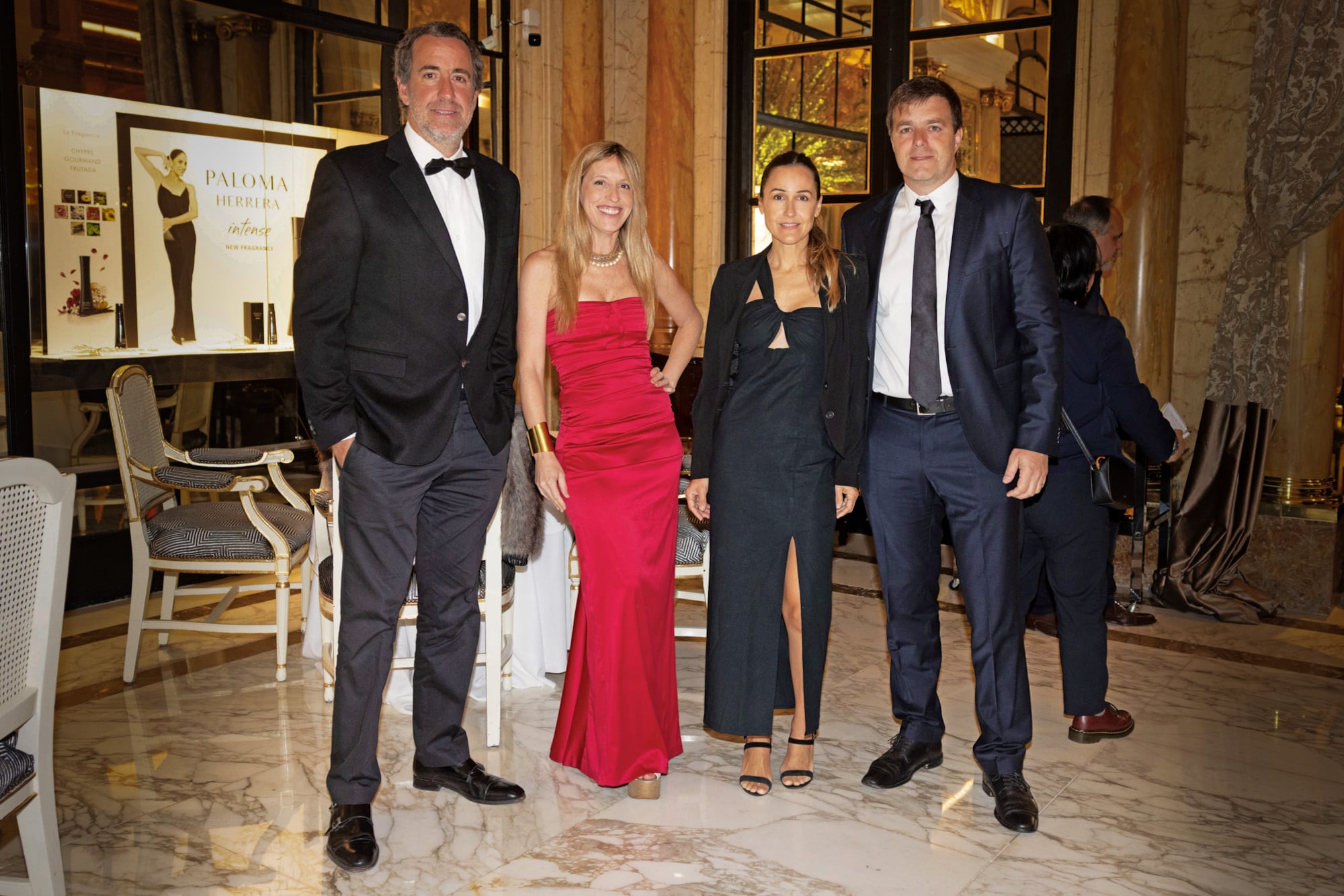 Santiago Garrahan (gerente de Marketing de Ellerstina) y su mujer, Eugenia Hitce, posan junto a Nicolás Muñoz (gerente general de Colgas, GEP -Grupo Prieto) y su mujer, Florencia