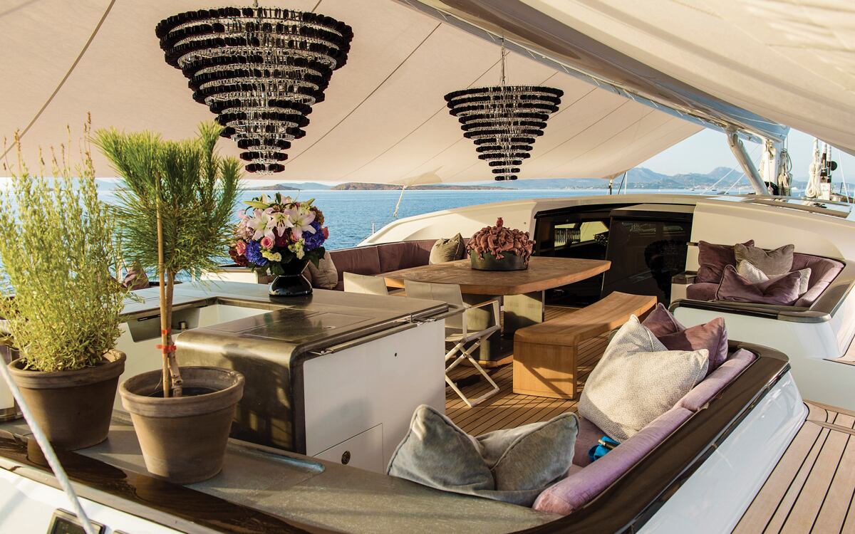 Vista de la cubierta del Pink Gin VI