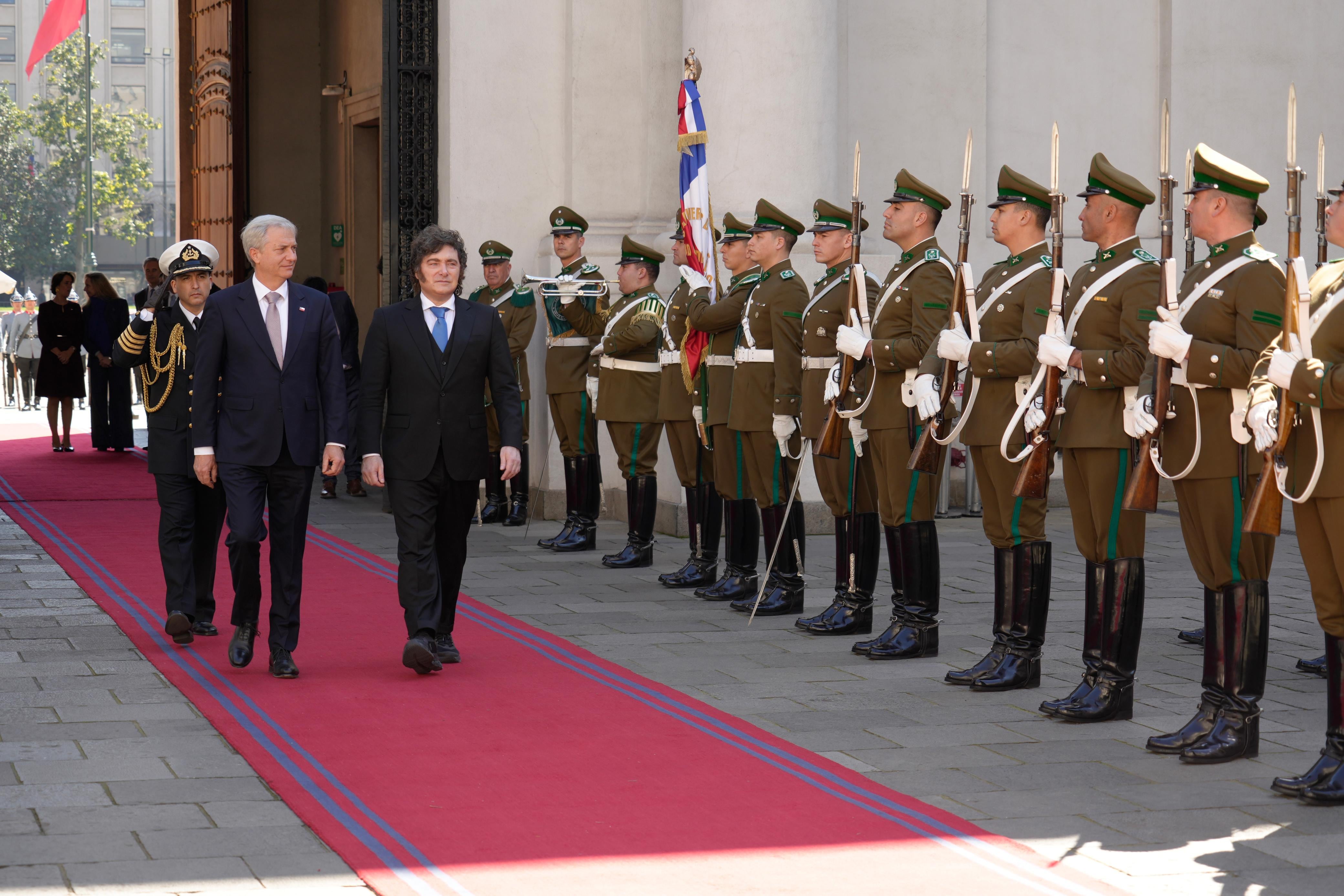 El presidente Javier Milei se reunió este mediodía con su par de la República de Chile, José Antonio Kast, en el Palacio de La Moneda.