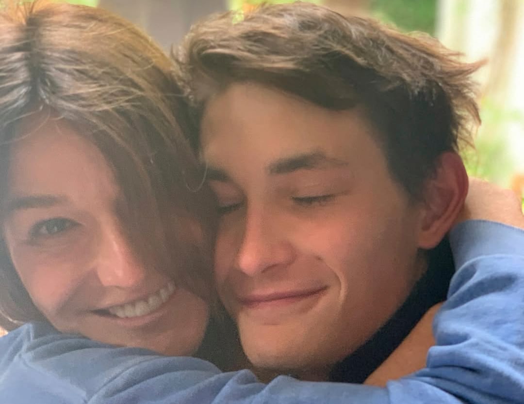 Con su madre, Carla Bruni, con la que
guarda un gran parecido.