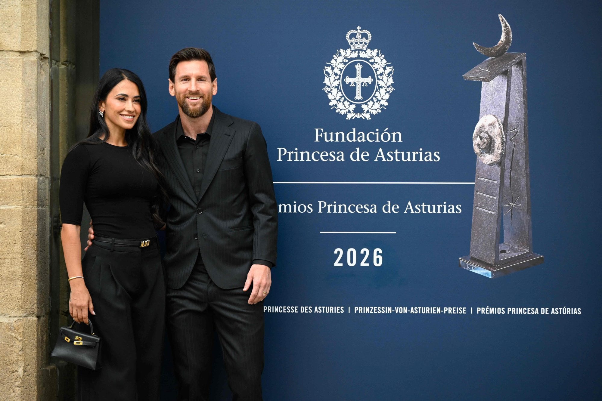 Roccuzzo y Messi lucieron elegantes con looks total black