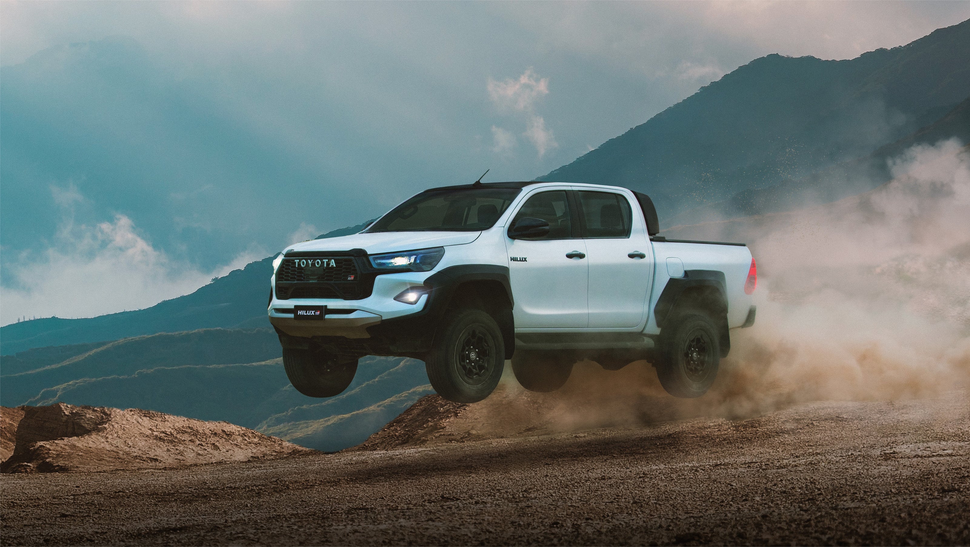 La Hilux declara un consumo de 8,9 L/100 km y con su tanque de 80 litros