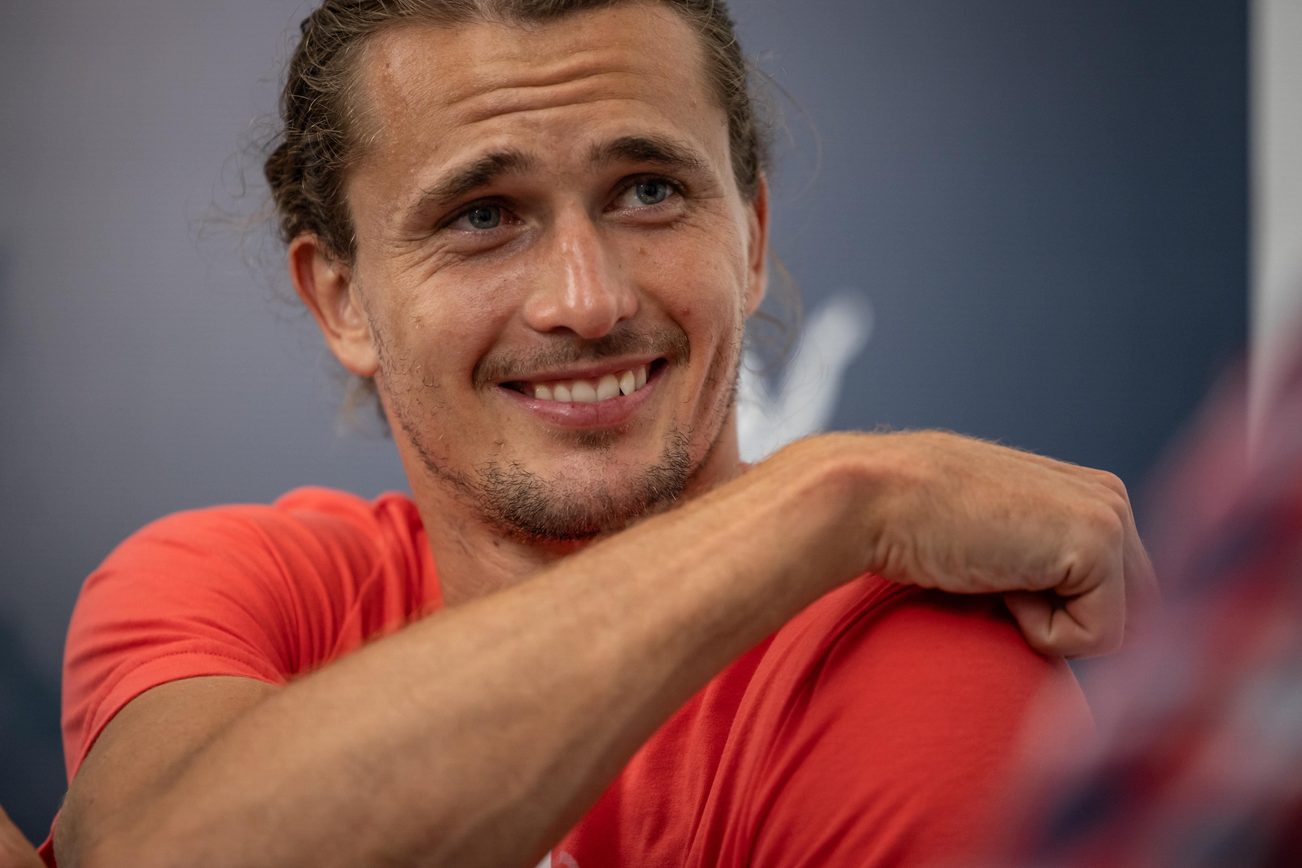 Alexander Zverev y una sonrisa durante la entrevista con LA NACION