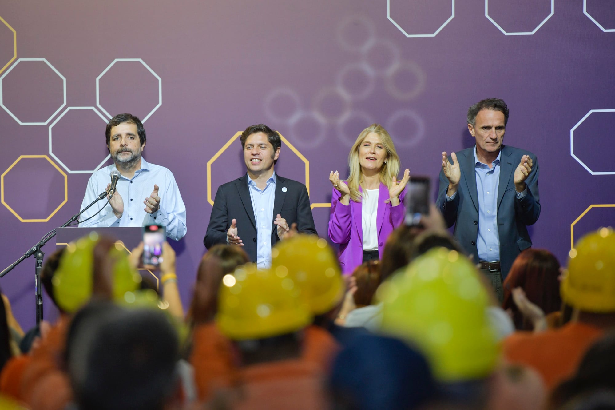 Axel Kicillof junto a Verónica Magario y Gabriel Katopodis en el Municipio de San Martín
