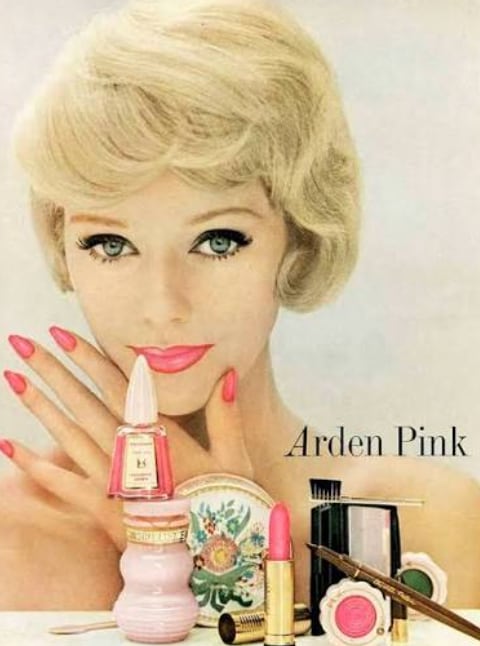 Una publicidad de “Arden Pink”: el rosa que Elizabeth Arden eligió como sello de su marca también se repetía en labiales, esmaltes y rubores