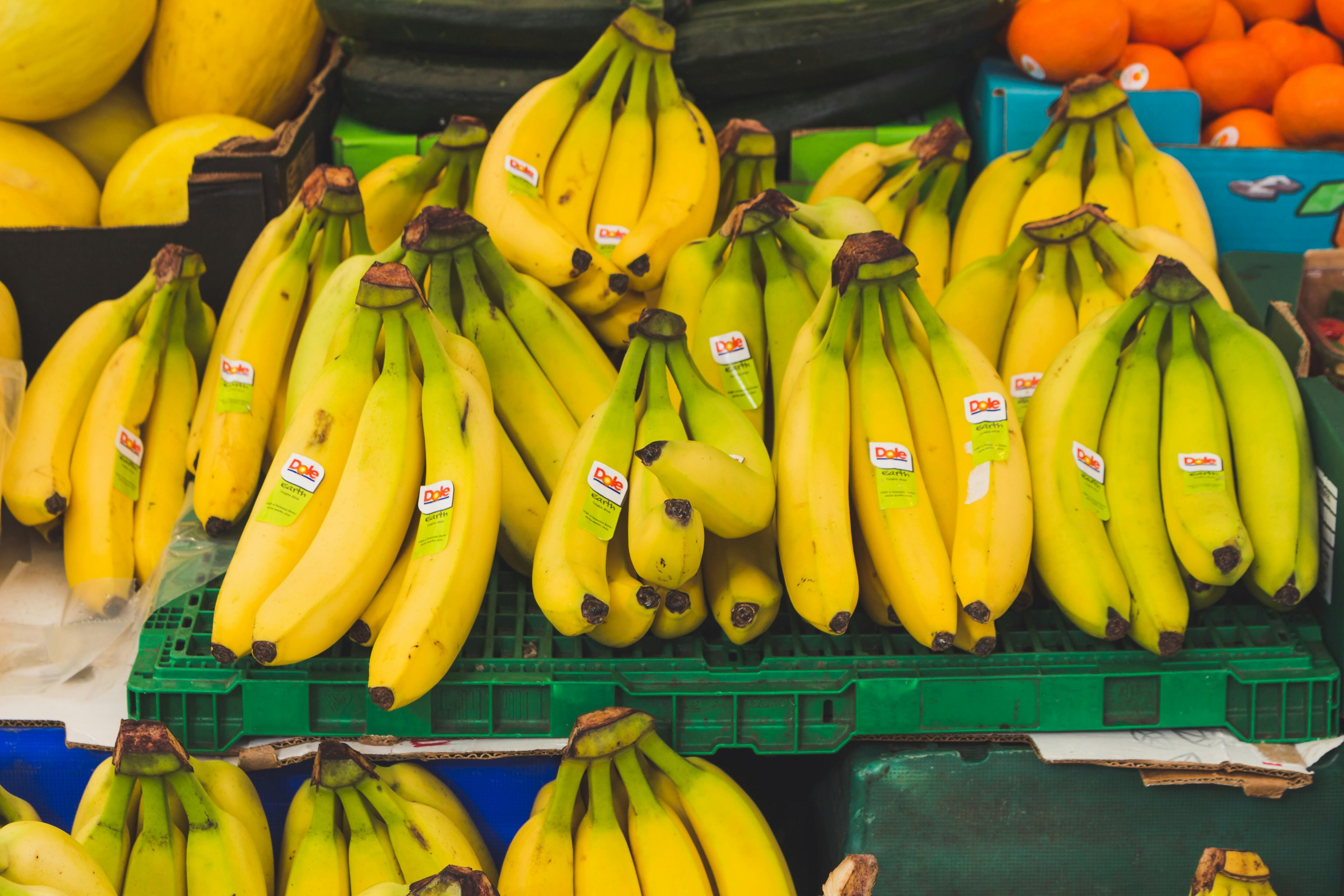 Se recomienda no sacar los hilos de las bananas para no perder nutrientes