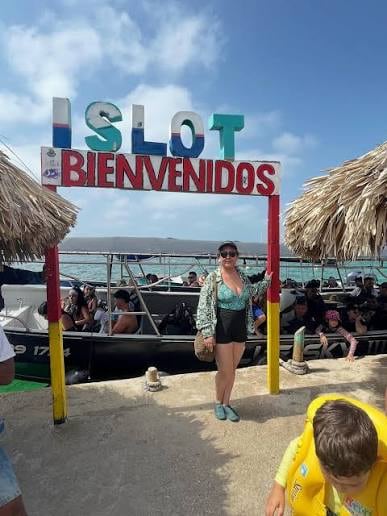 Más de 500 turistas llegan a Santa Cruz del Islote cada día