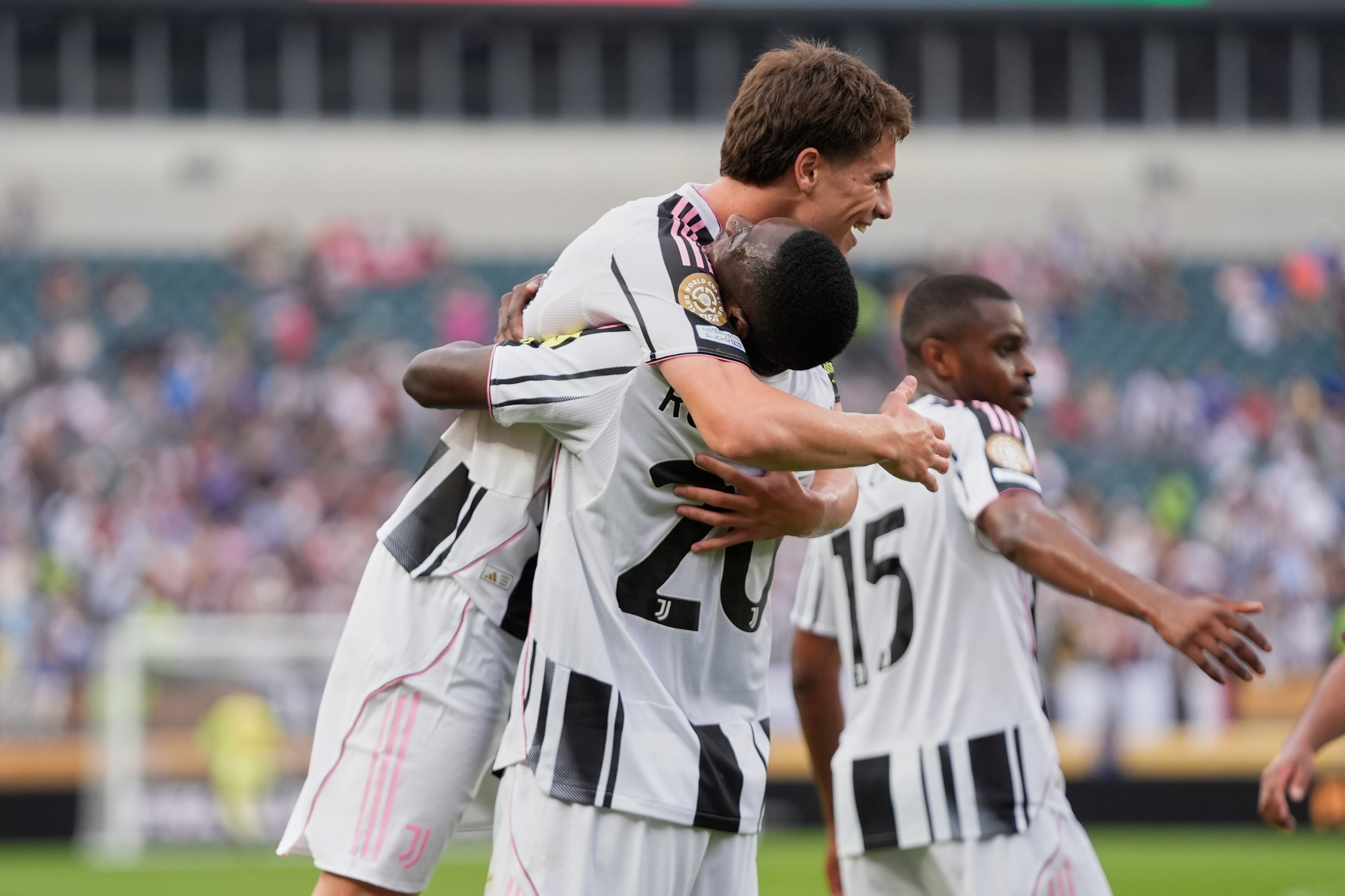 Juventus convirtió más goles que Manchester City, por lo que con un empate quedará puntero